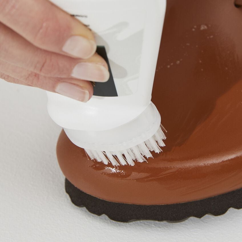 Shoe Clean With Brush
