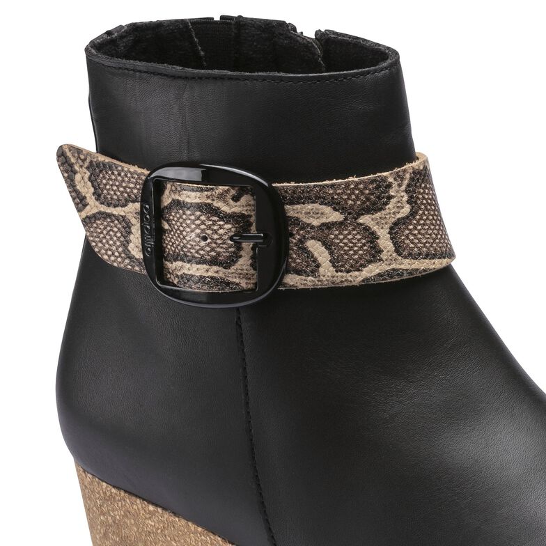 Elli Big Buckle Embossed Natural Leather Elli Big Buckle Embossed Natural Leather