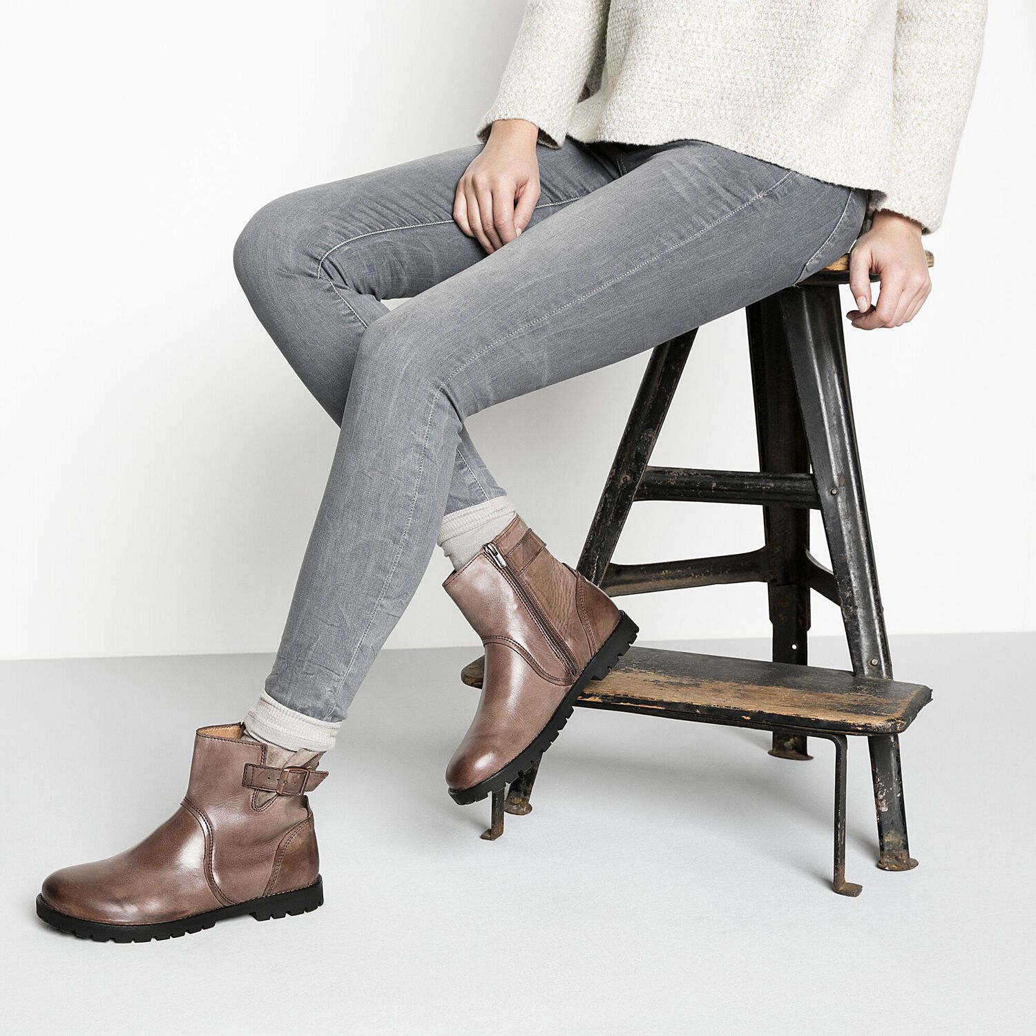 Stowe Natural Leather Dark Brown Shop Online At Birkenstock