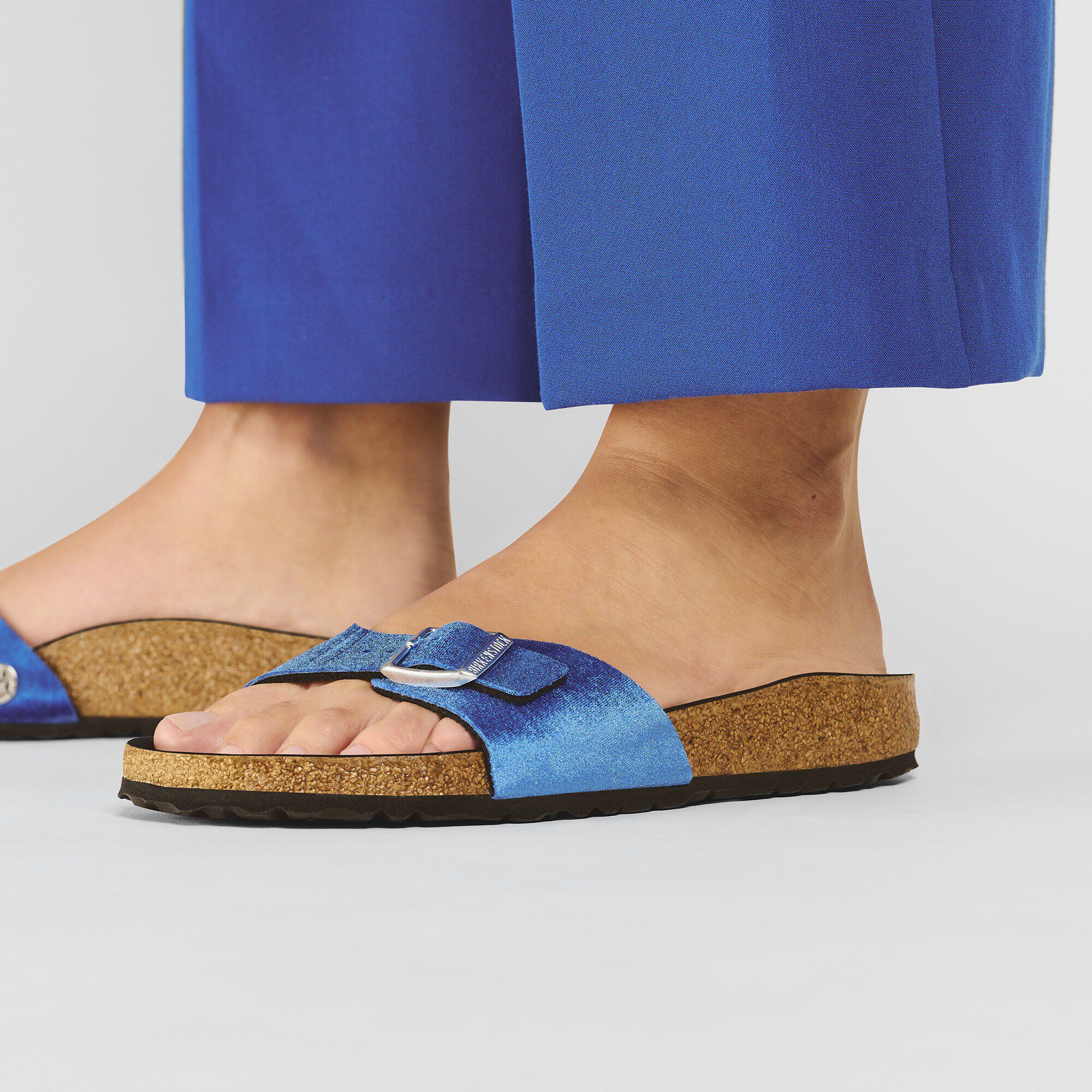 Madrid Rivet Logo Velvet Velvet Brillant Blue BIRKENSTOCK
