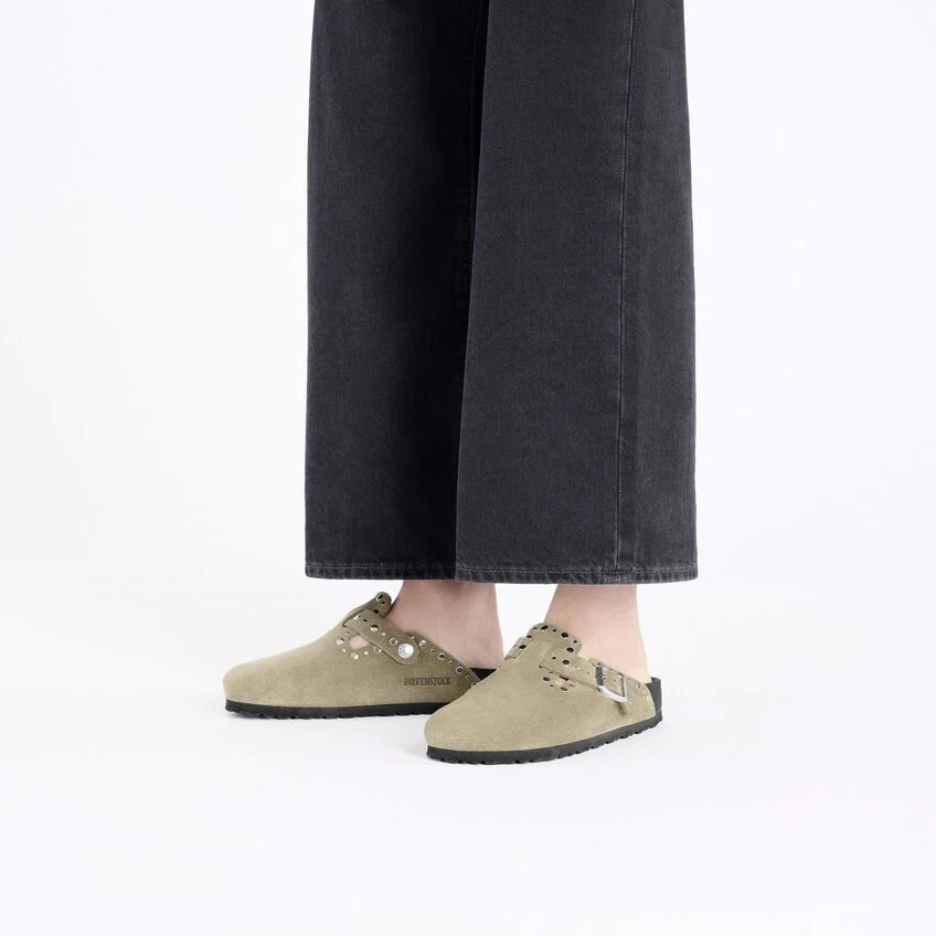Boston Rivet Suede Leather
