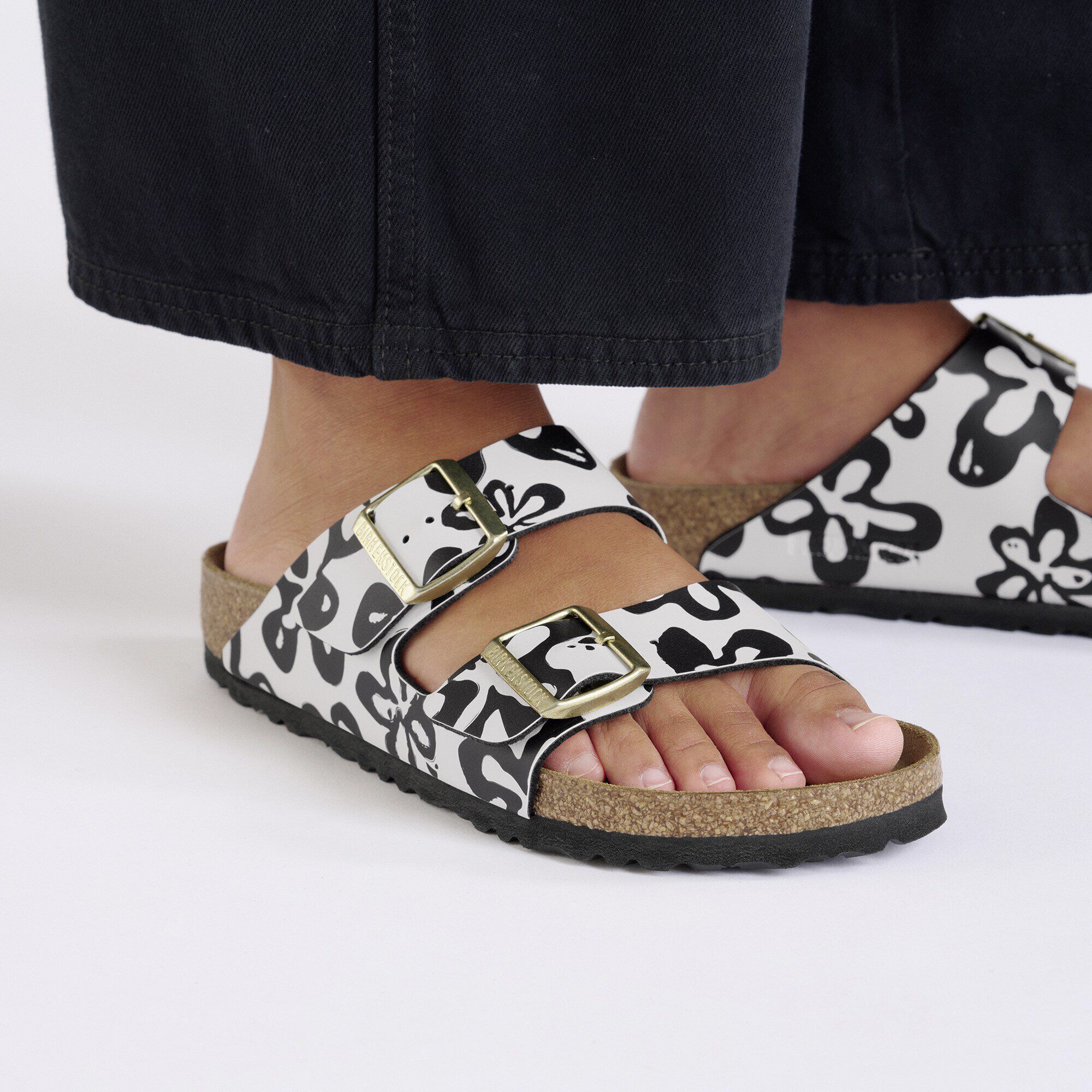 BIRKENSTOCK Arizona アリゾナ BF ブルームズホワイト/ブラック Arizona BS Birko-Flor Blooms White/Black | BIRKENSTOCK