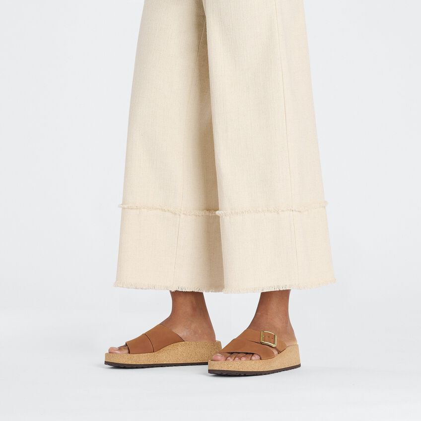 Almina Nubuk Leather