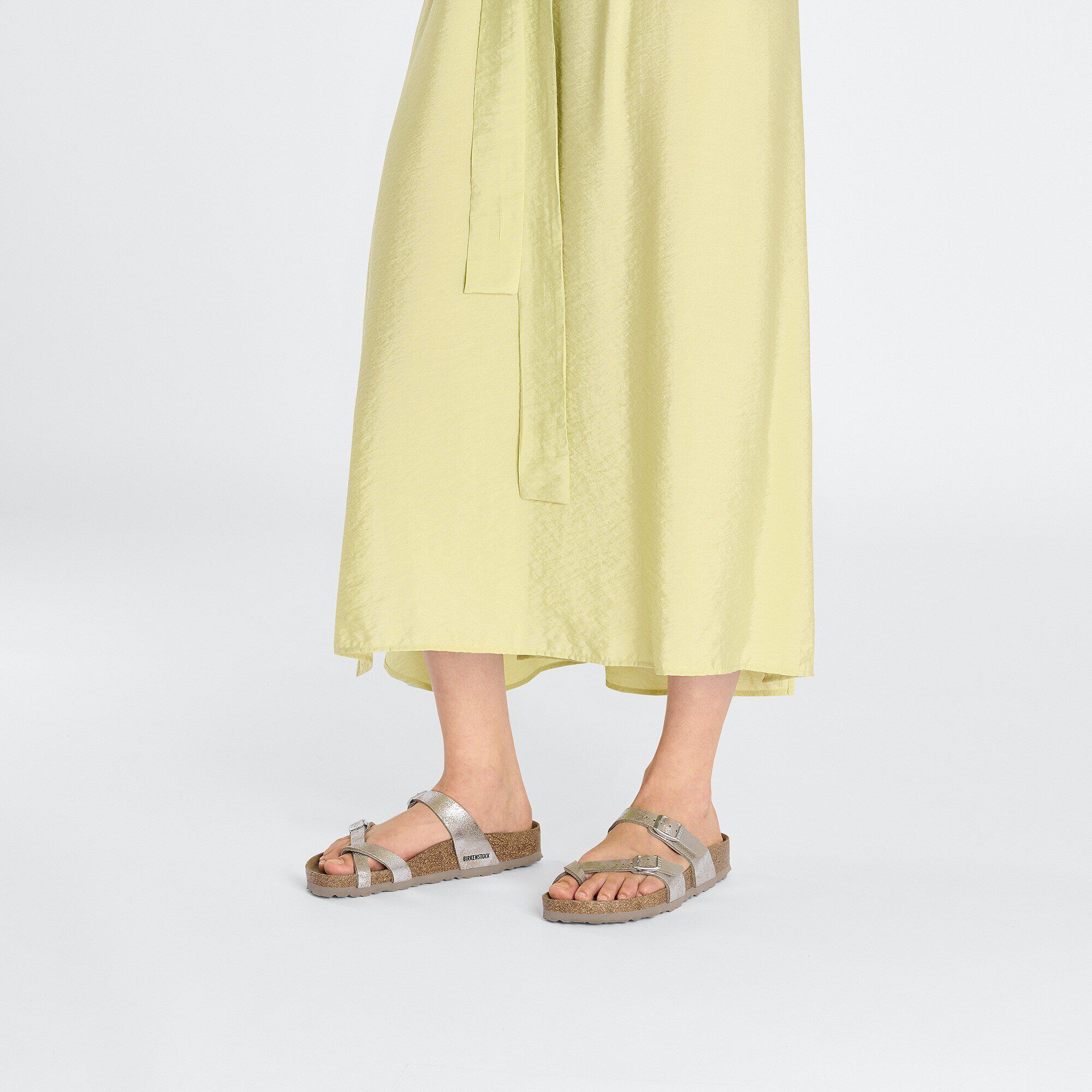 gris【レア！】BIRKENSTOCK Mayari ベルベット素材37 Birkenstock Mayari Women's Cross Strap Comfort Sandal