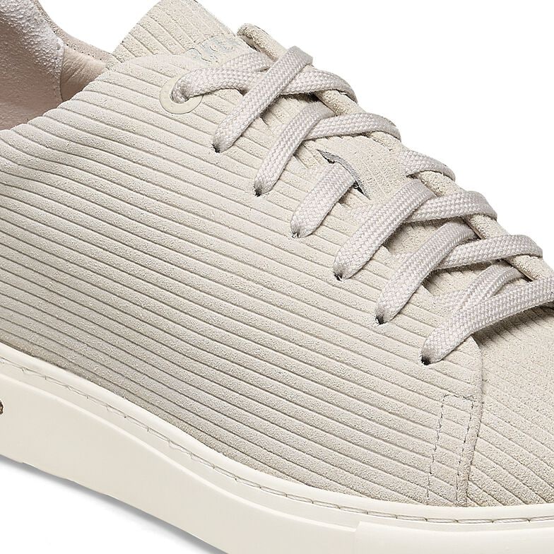 Bend Low Suede Leather Embossed