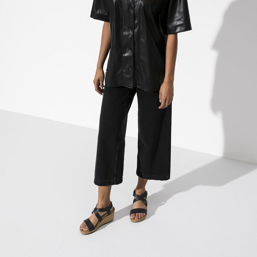Sibyl Leather Black