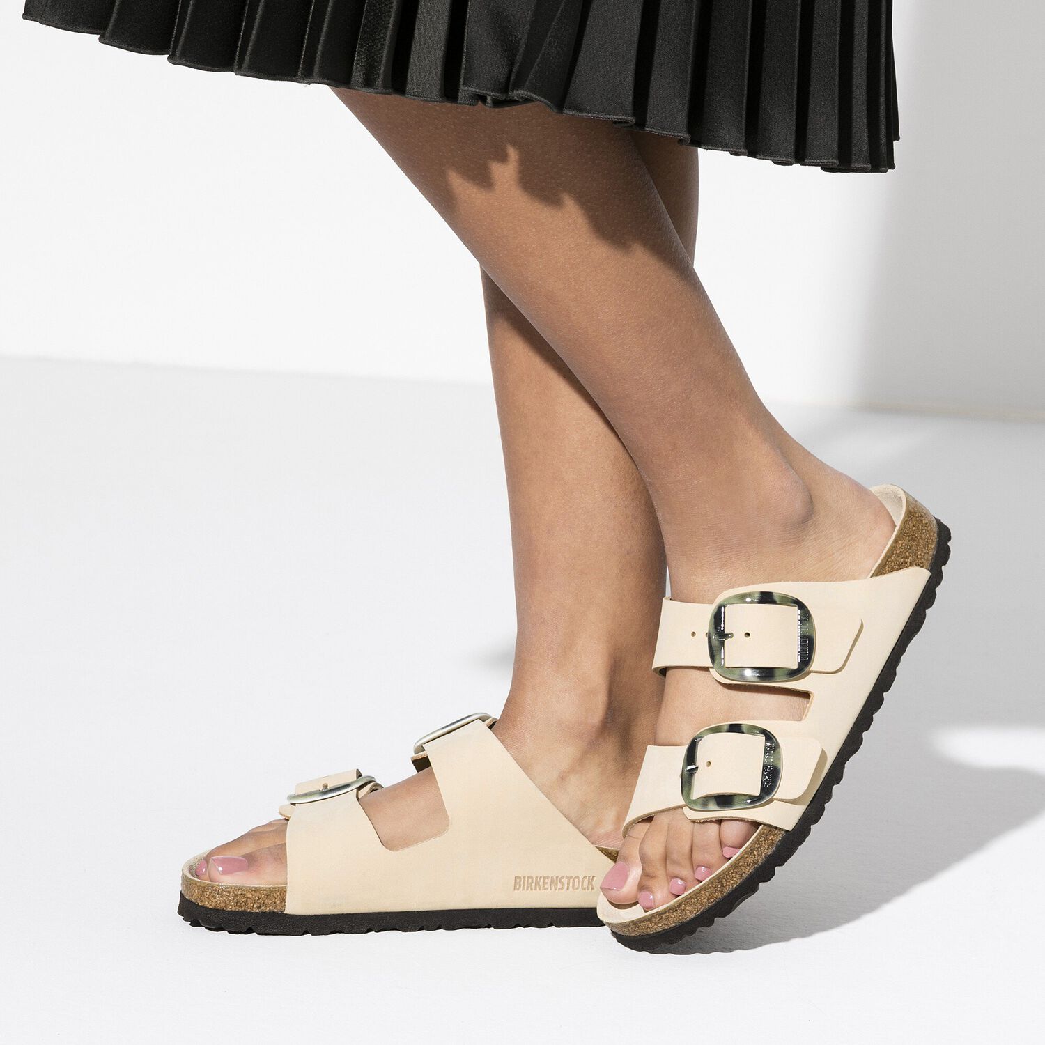 tan big buckle birkenstocks