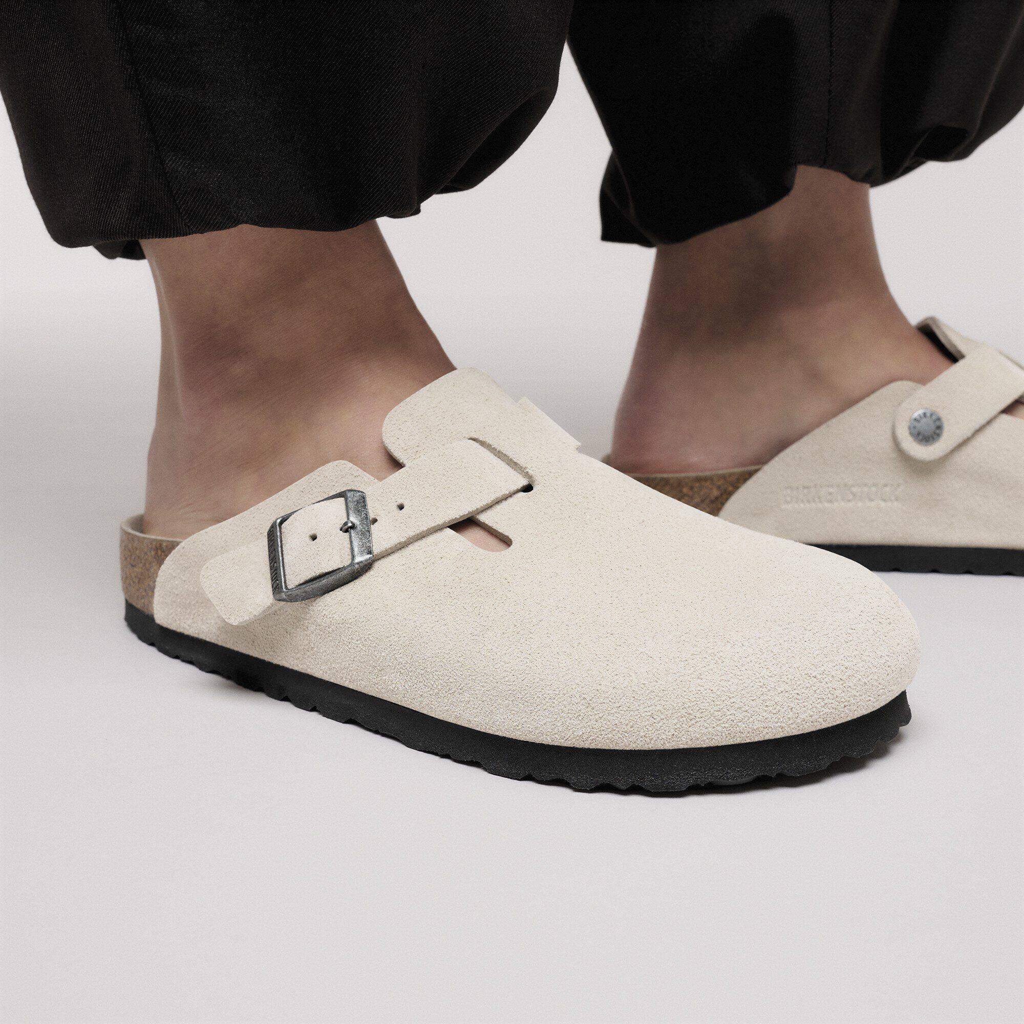 BIRKENSTOCK Boston Soft Footbed Clogs ☆ ボストン Unisex Boston Soft Footbed Suede Leather Taupe | BIRKENSTOCK