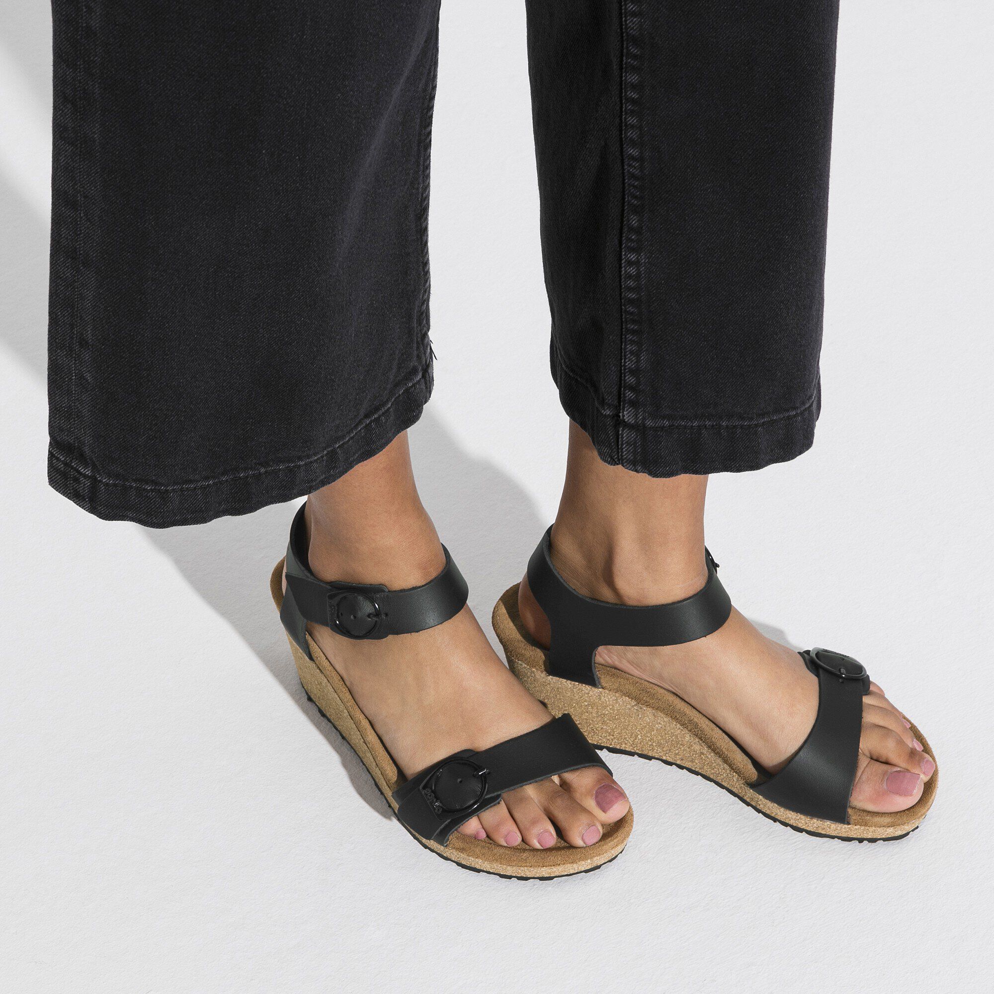 OG LABEL SUBU SANDALS BLACK – BlackEyePatch