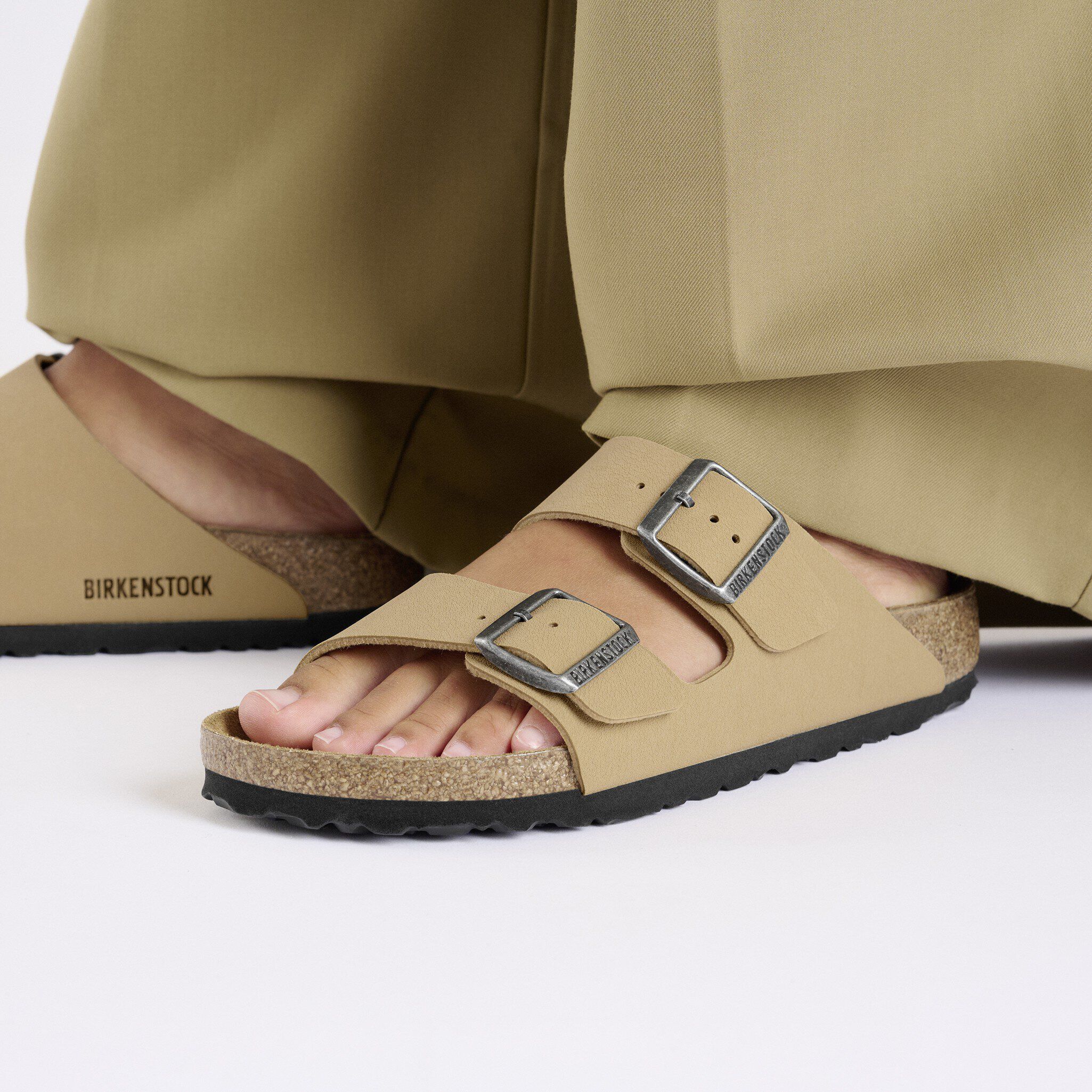 Arizona Birkibuc Latte Cream | BIRKENSTOCK