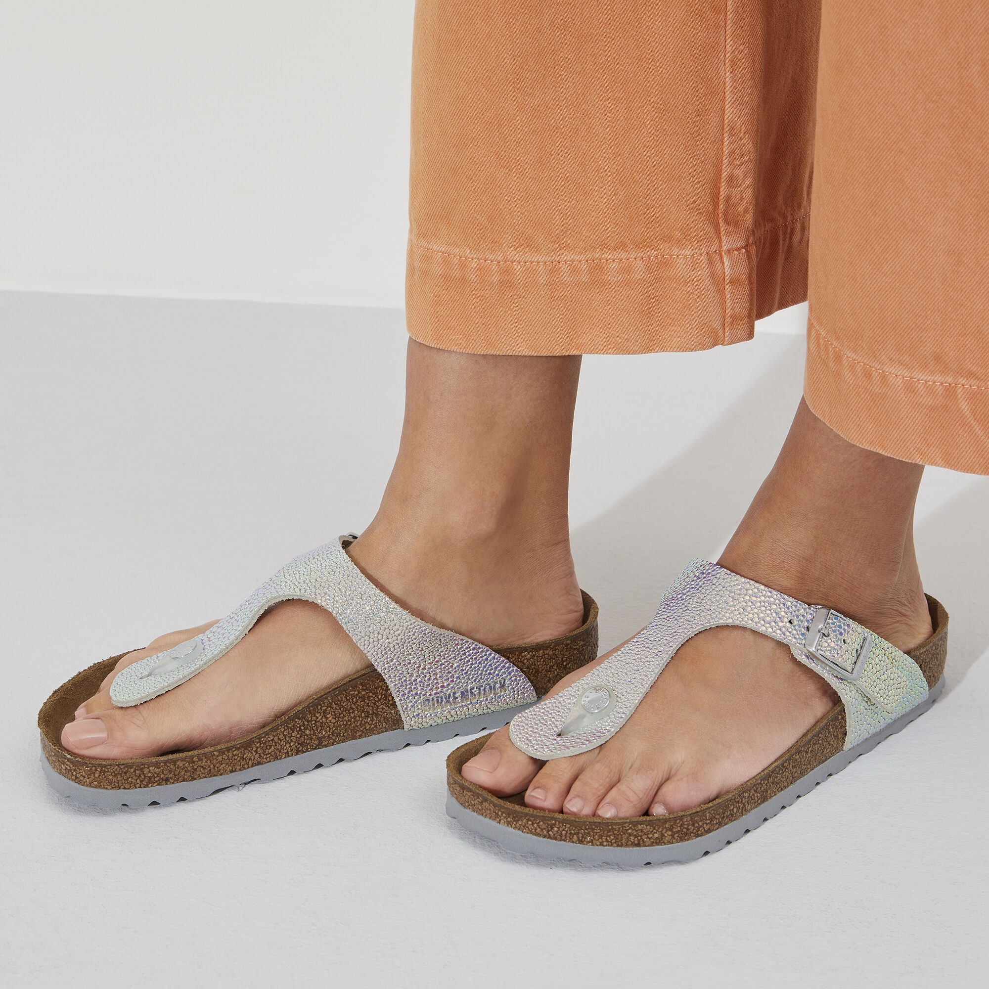Birkenstock gizeh washed metallic blue silver top