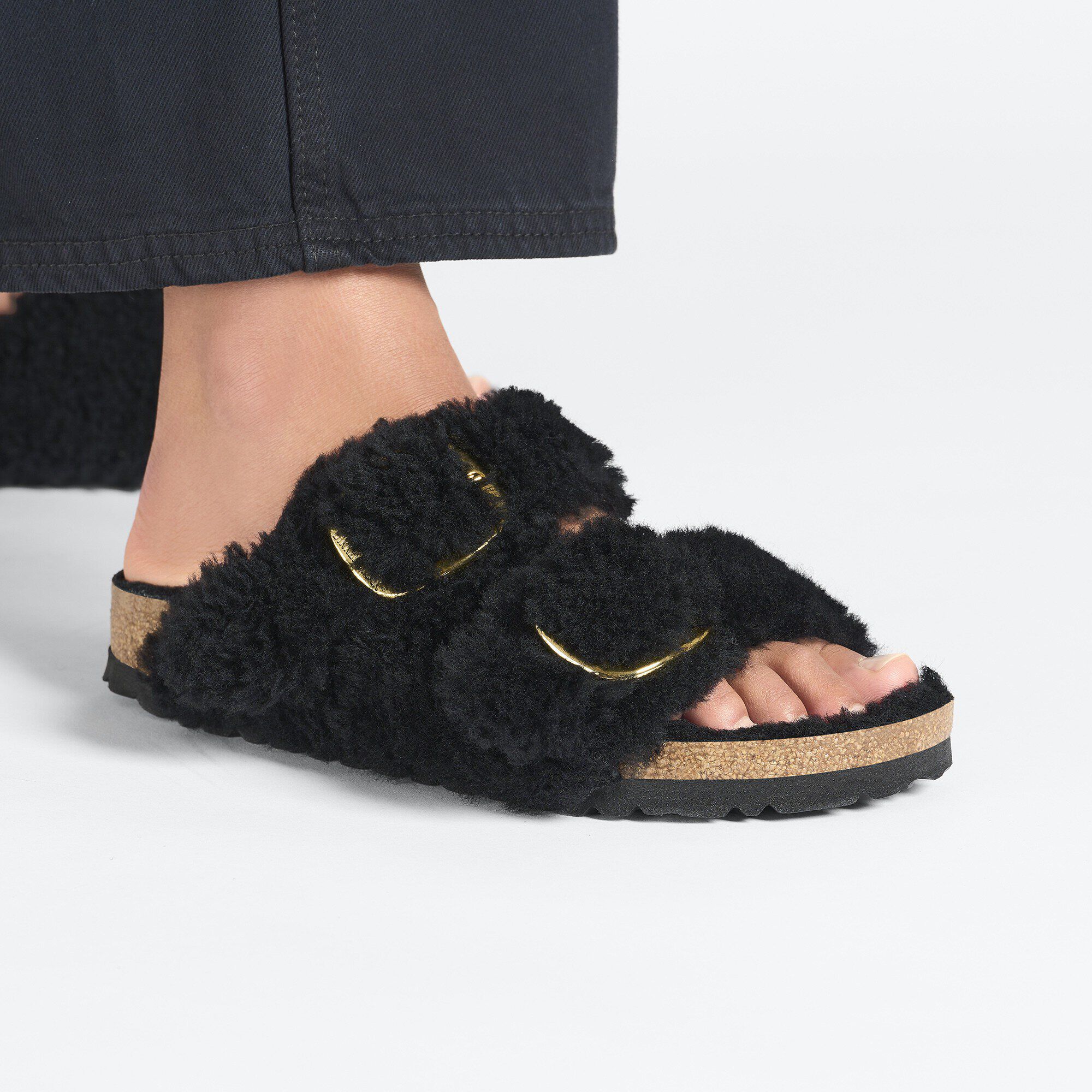 サンダル・ミュール Birkenstock Black Shearling Sandals With Oversized Buckles Birkenstock Womens Arizona Big Buckle Shearling Sandals
