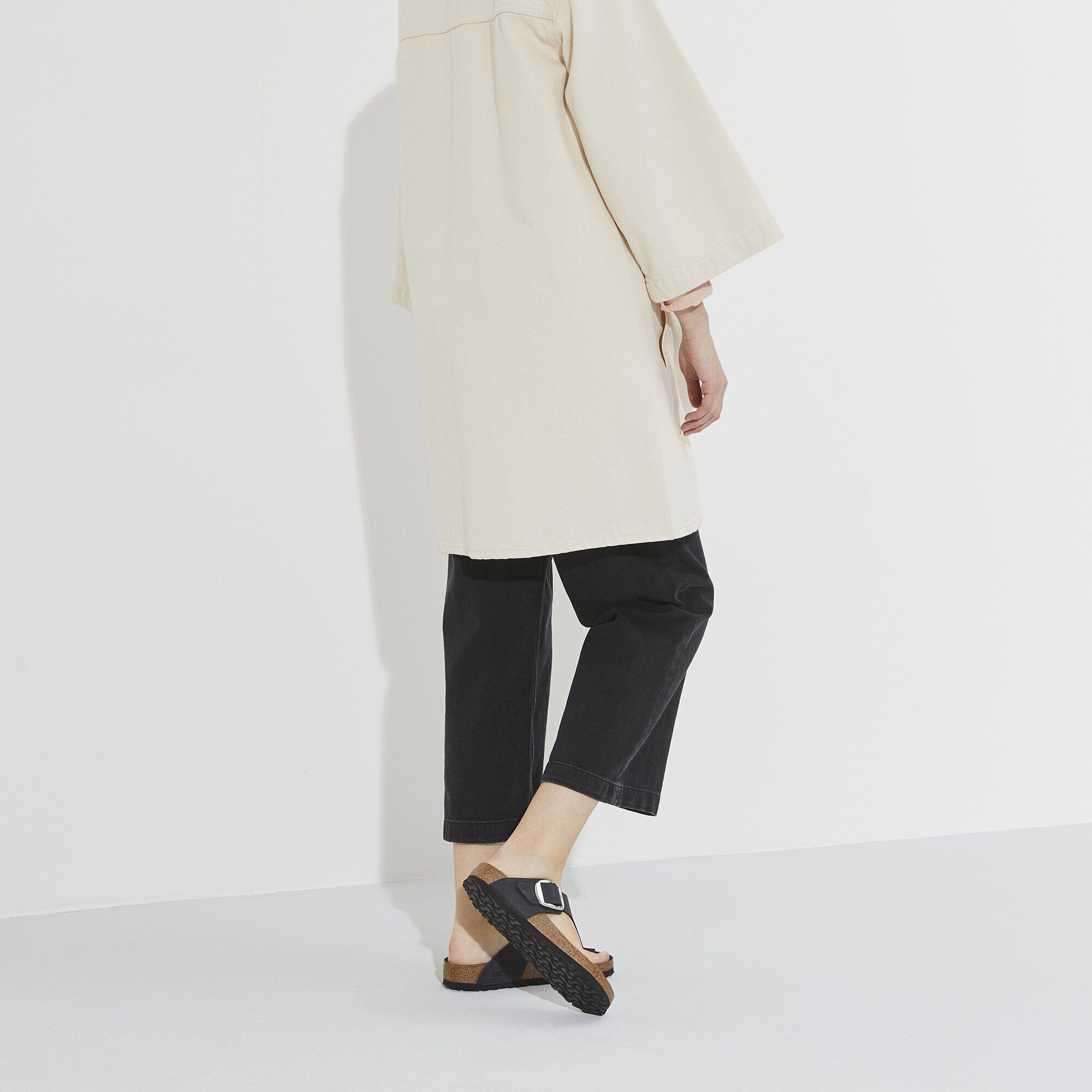 Gizeh Big Buckle Oiled Leather Black | BIRKENSTOCK