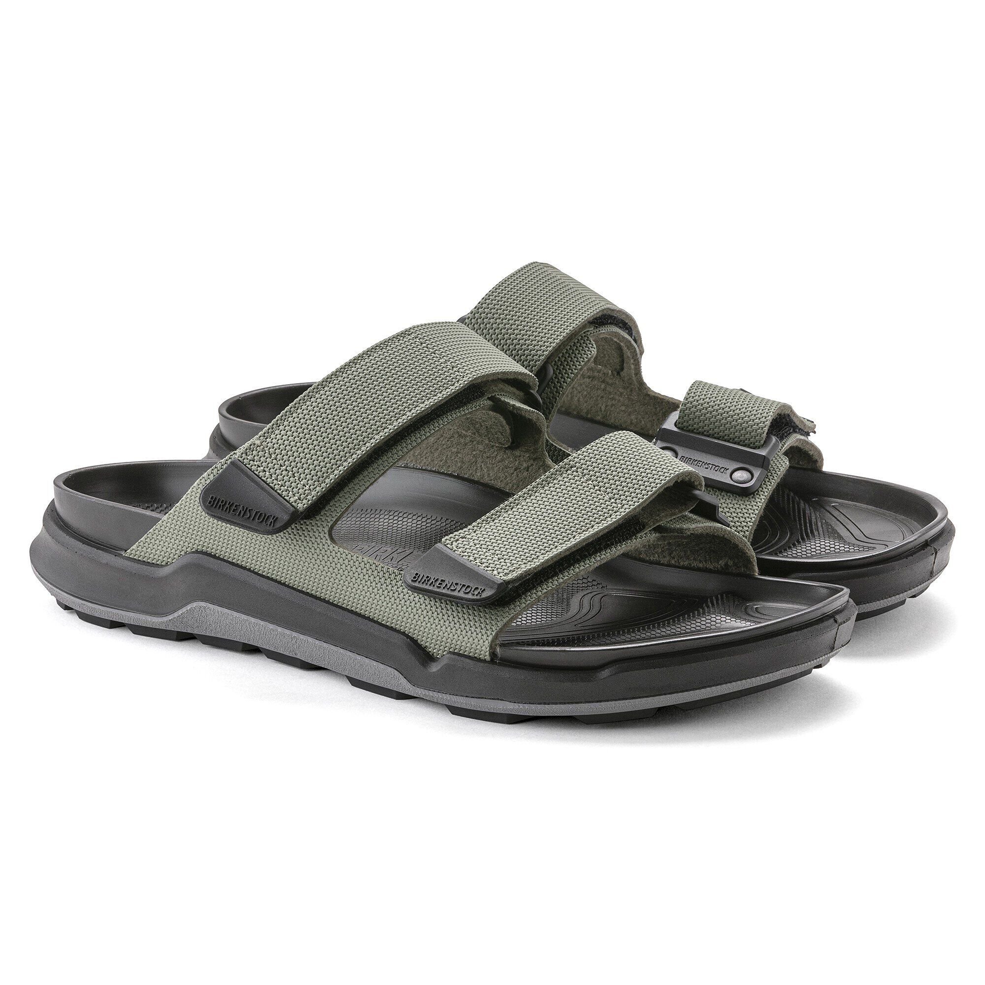 BIRKENSTOCK Atacama ブラック サンダル Birkenstock Atacama Waterproof Sandal in Black Birko-Flor