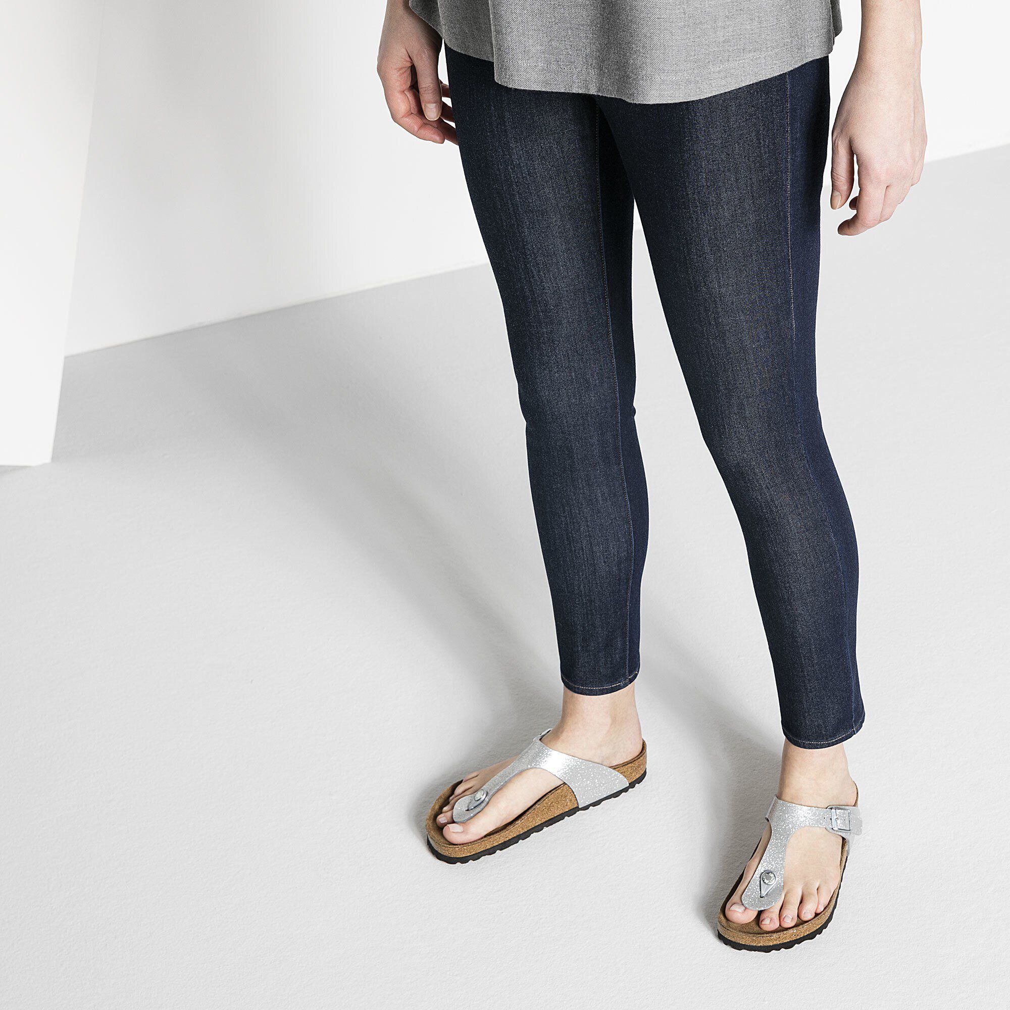 birkenstock gizeh silver