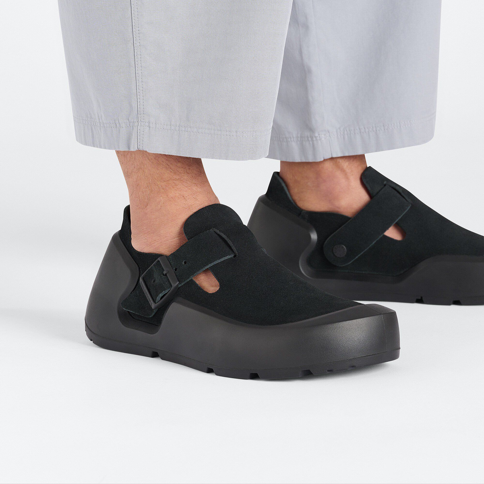 （セール）開催中 人気ブランドも続々プライス Reykjavik Nubuck Leather Black | BIRKENSTOCK 靴