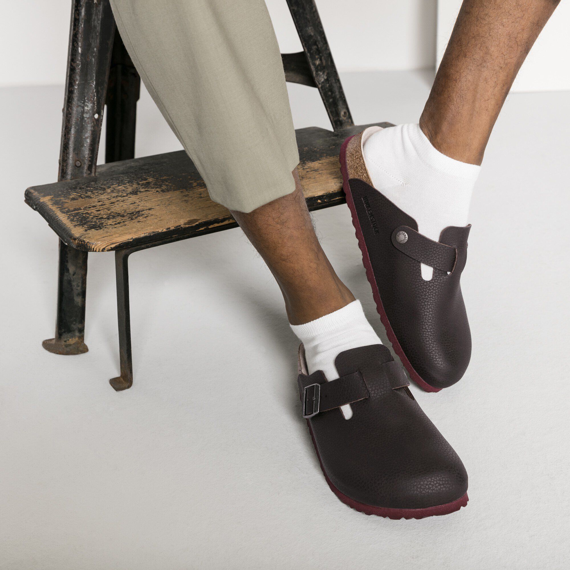 Birkenstock boston sales desert soil black