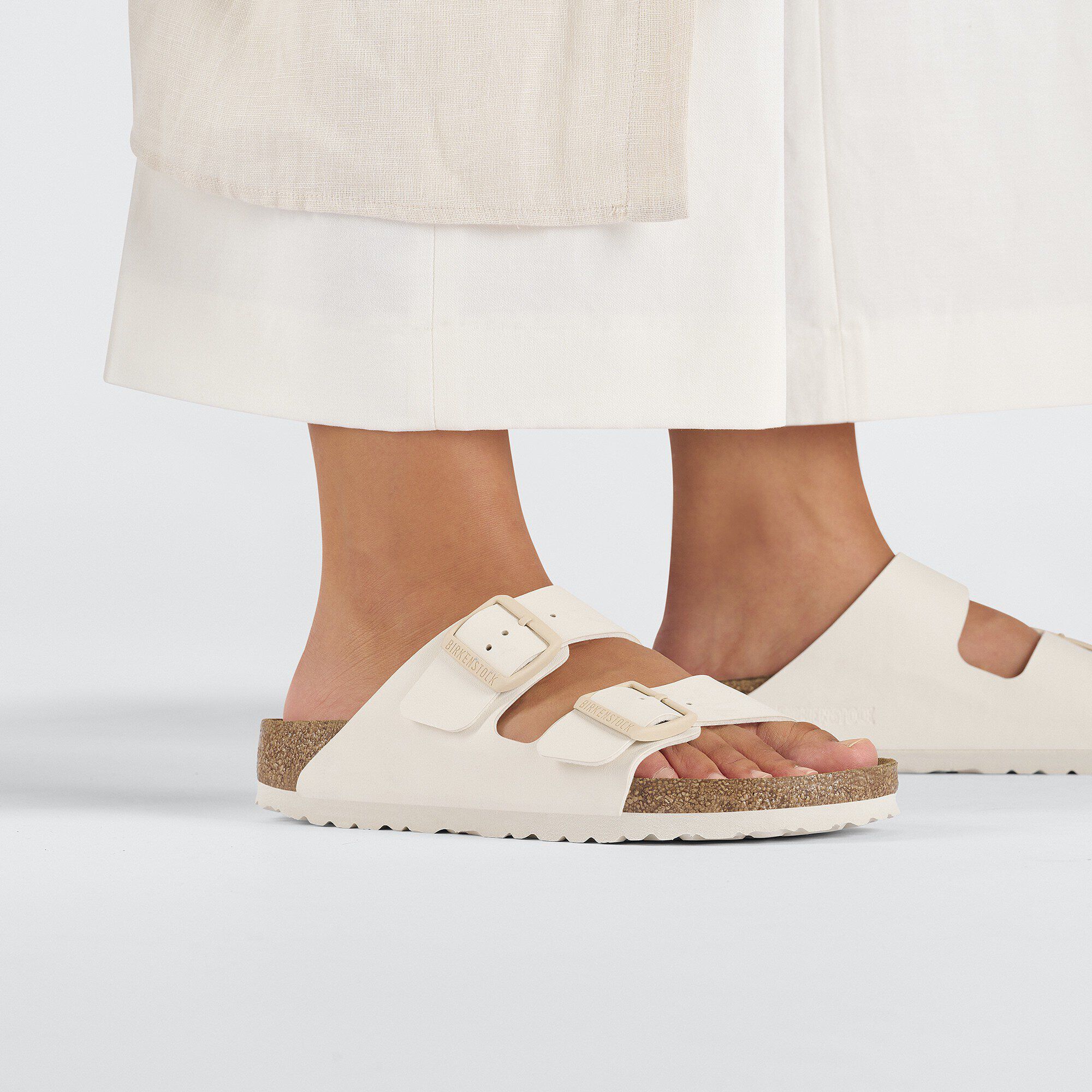 サンダル・ミュール BIRKENSTOCK SS25 (1029651 EGGSHELL) Arizona Birko-Flor Eggshell | BIRKENSTOCK