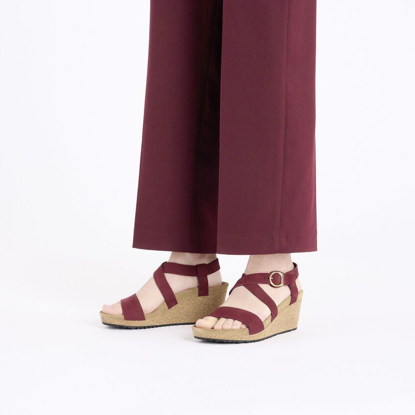 Sibyl Ring-Buckle Nubuk Leather