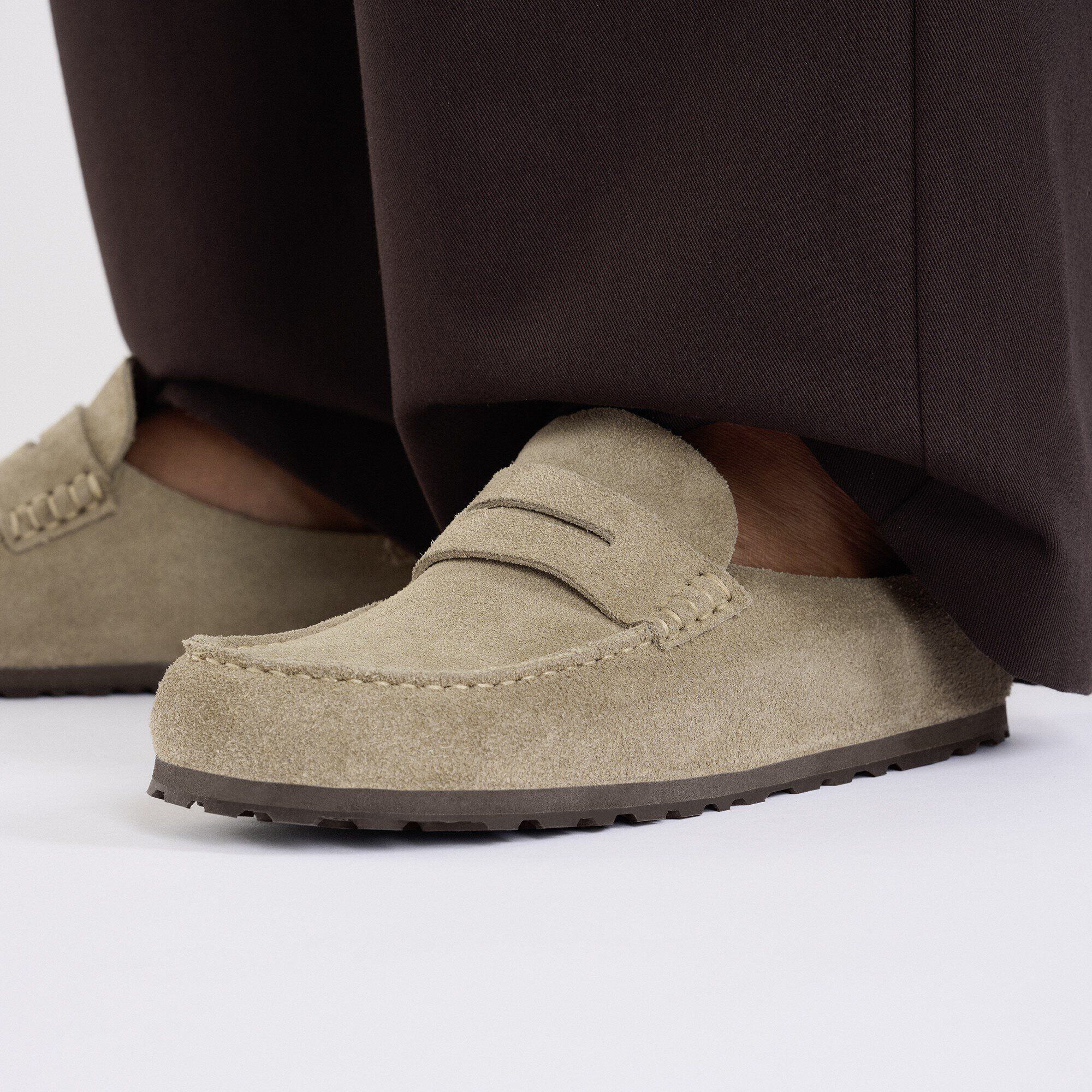 birkenstock-naples-suede-taupe