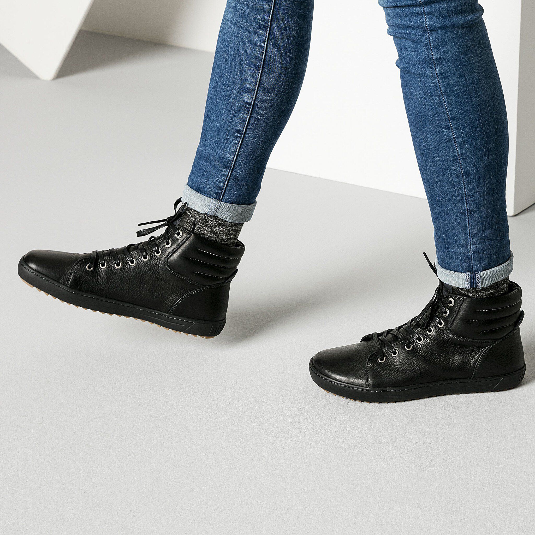 Bartlett Natural Leather Black