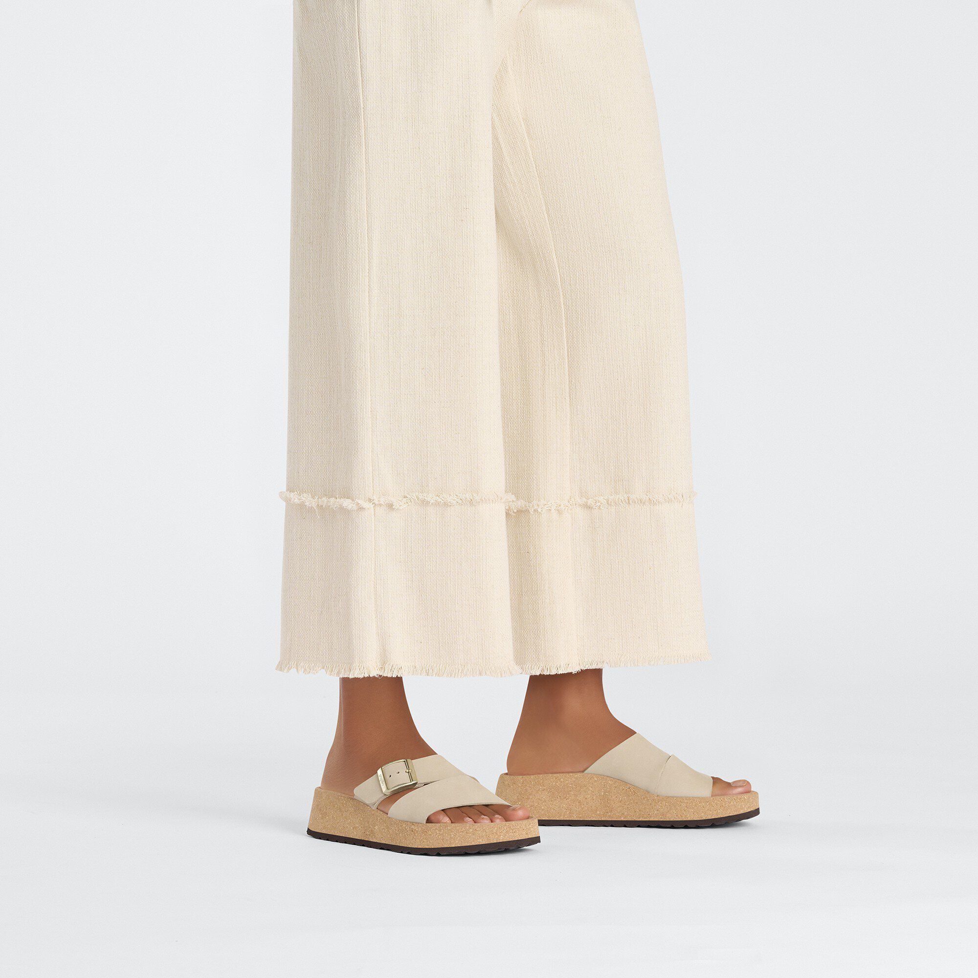 Almina Nubuck Leather