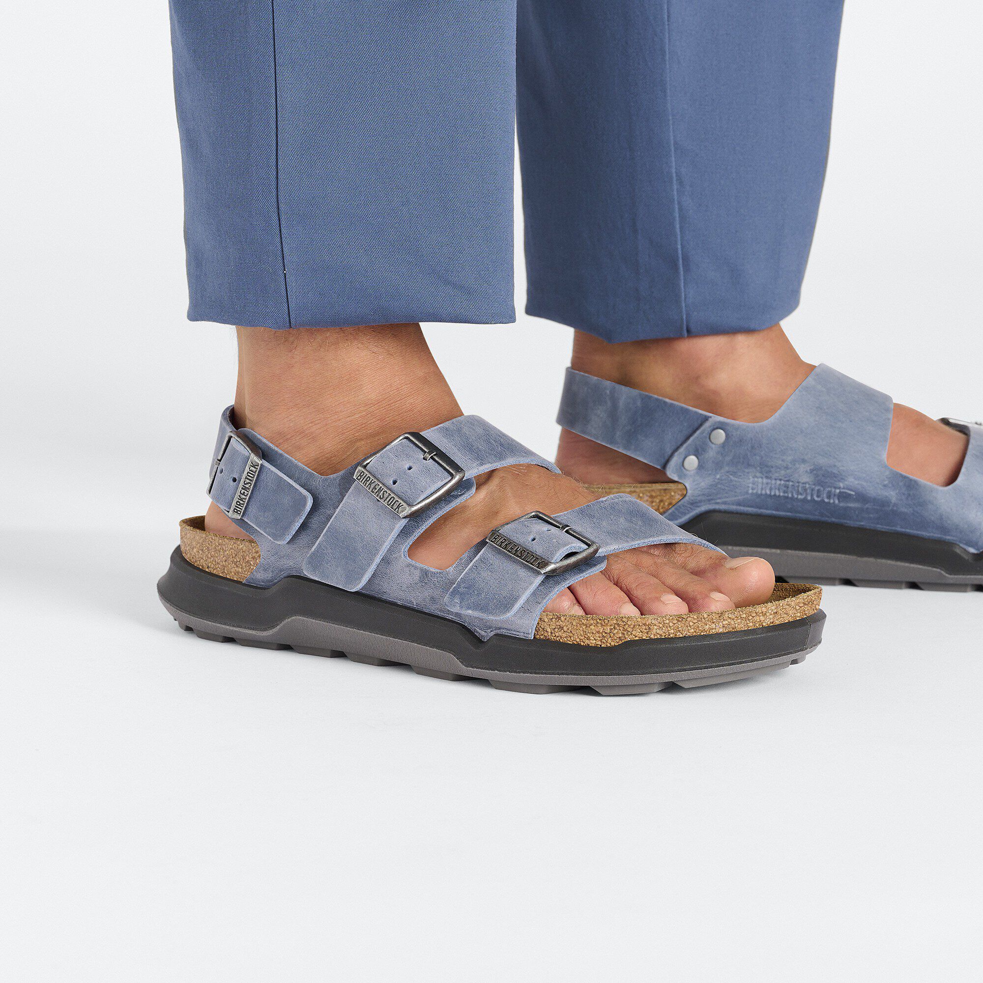 Milano Crosstown Men Waxy Leather in Color Elemental Blue