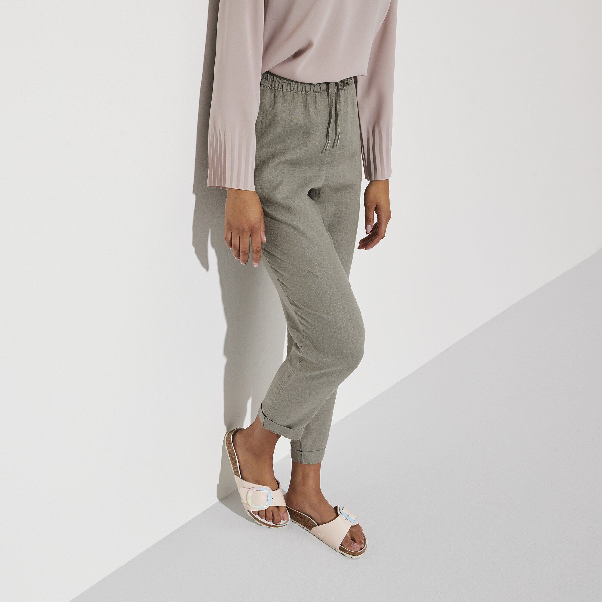 مدريد إبزيم كبير جلد طبيعي