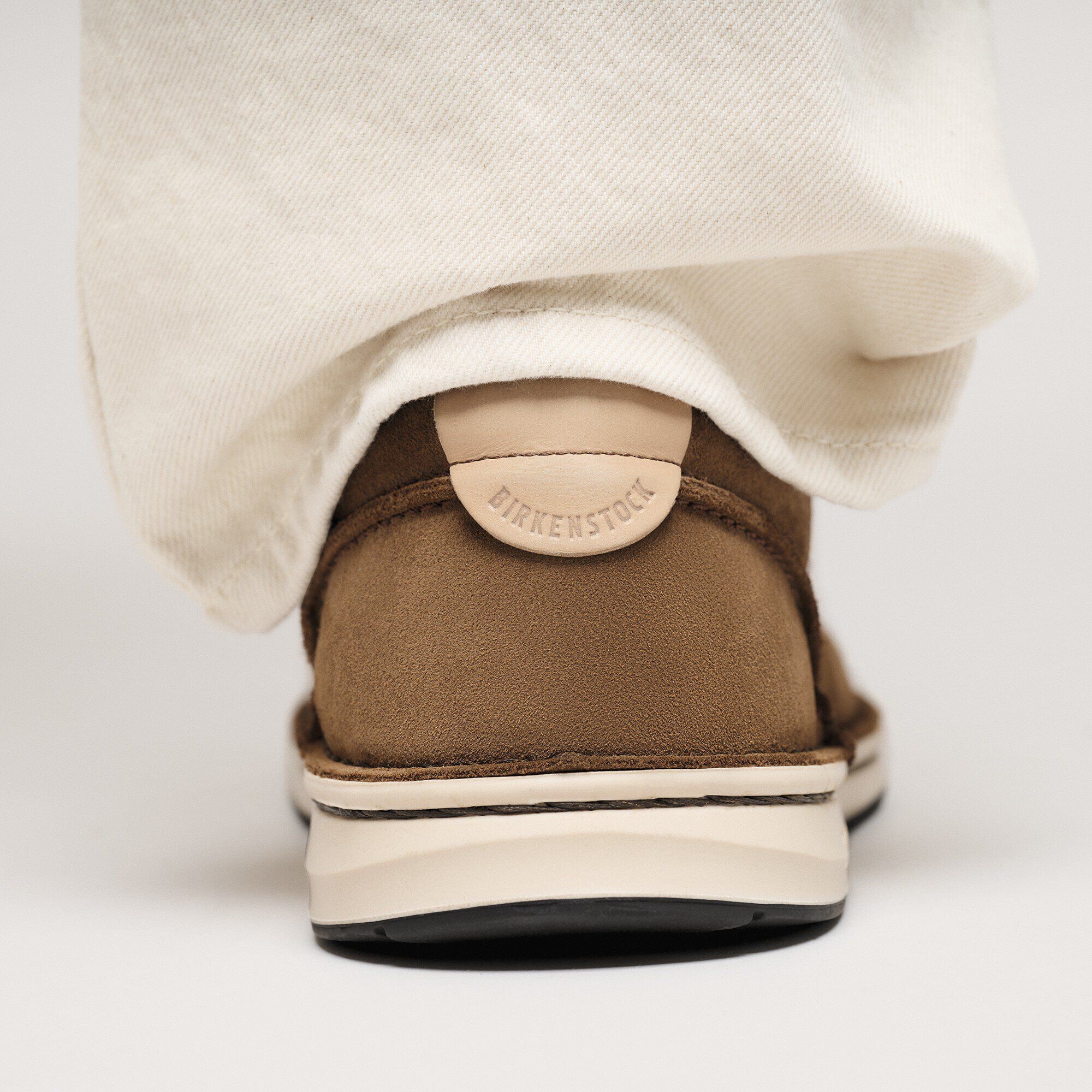 Pasadena Suede Leather in Color Dark Tea | BIRKENSTOCK Germany