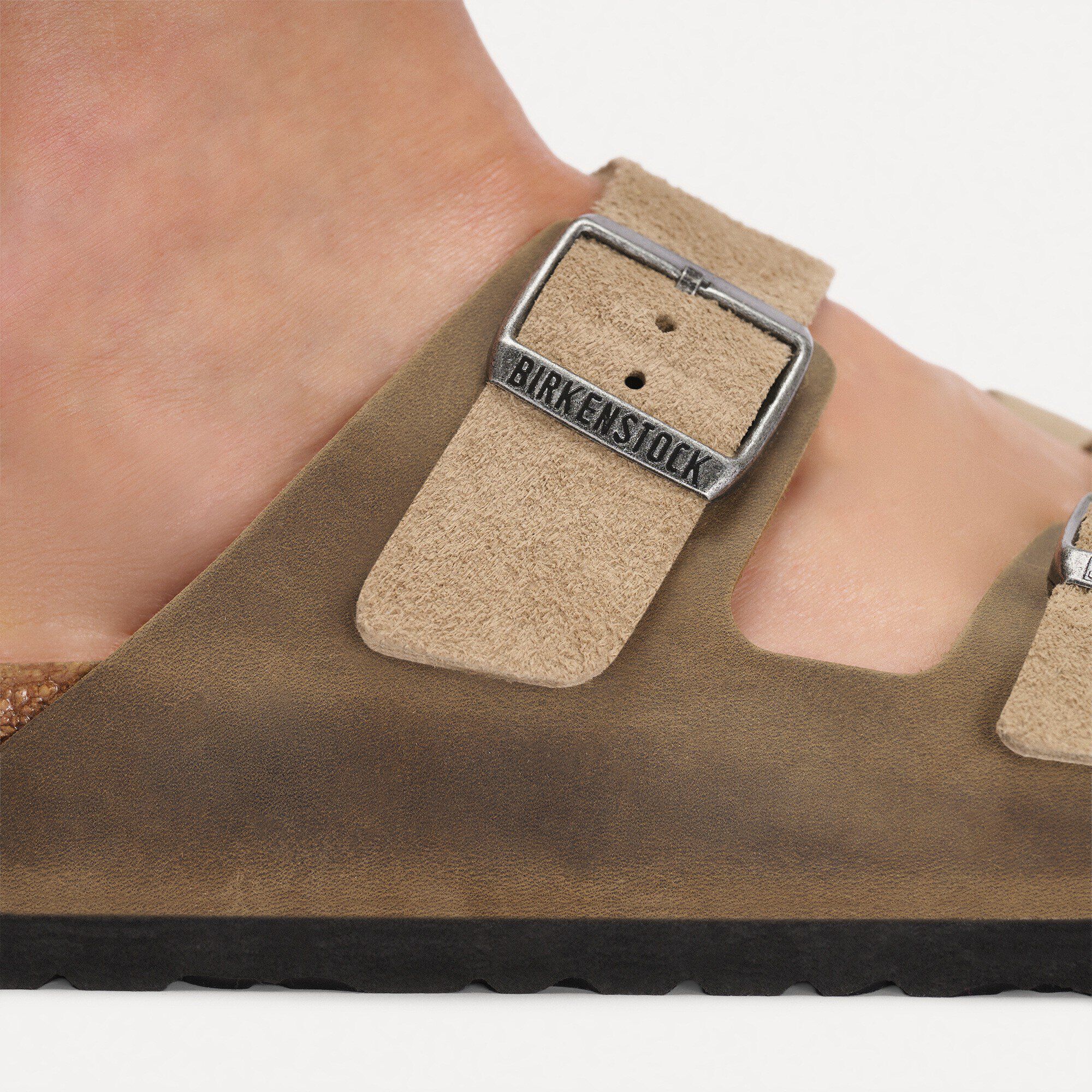 أريزونا جلد مختلط Close-up with a male model