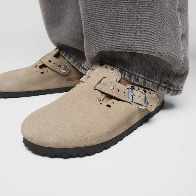 Boston Rivets Suede Leather Boston Rivets Suede Leather