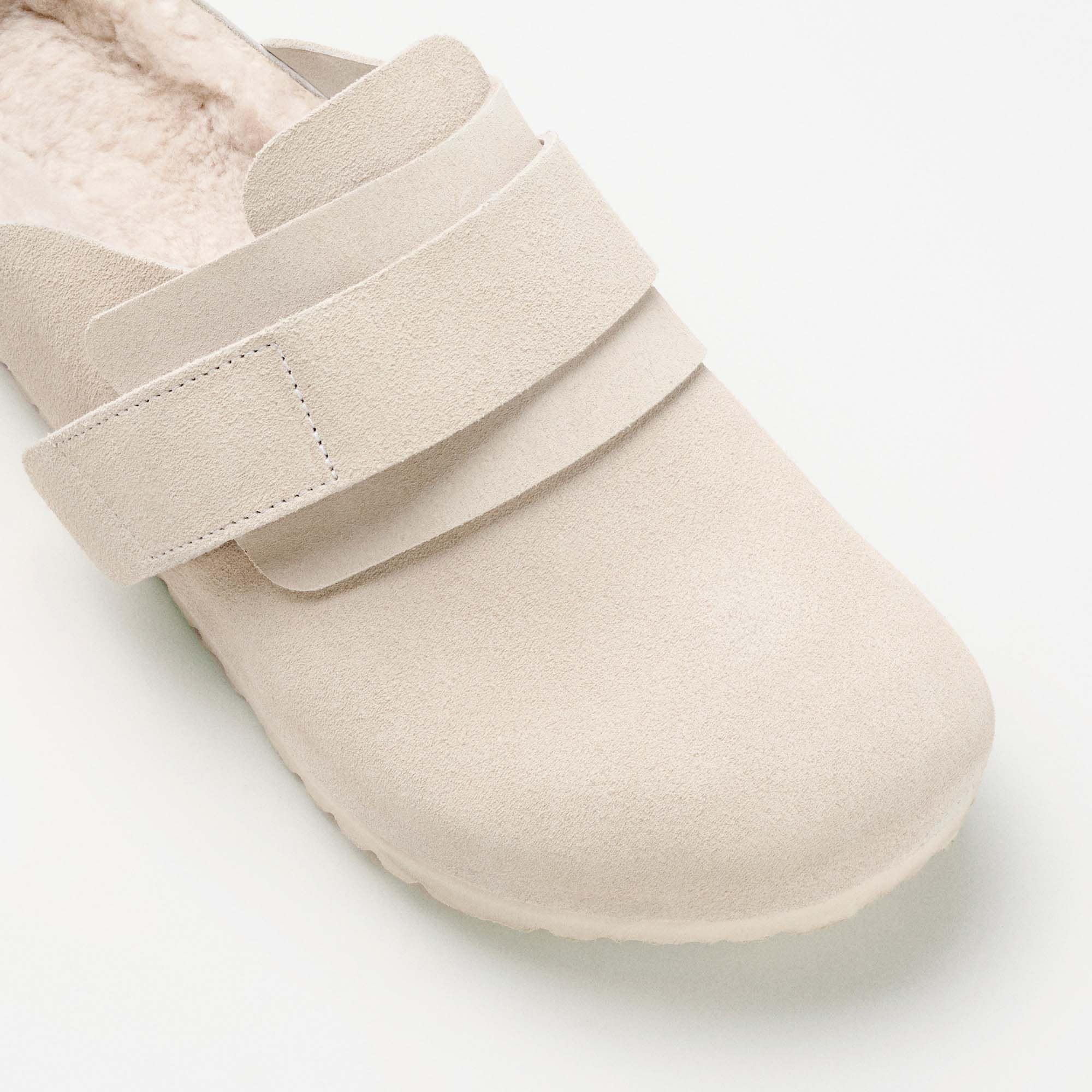 Nagoya Suede Tekla Su&egrave;de - a top view