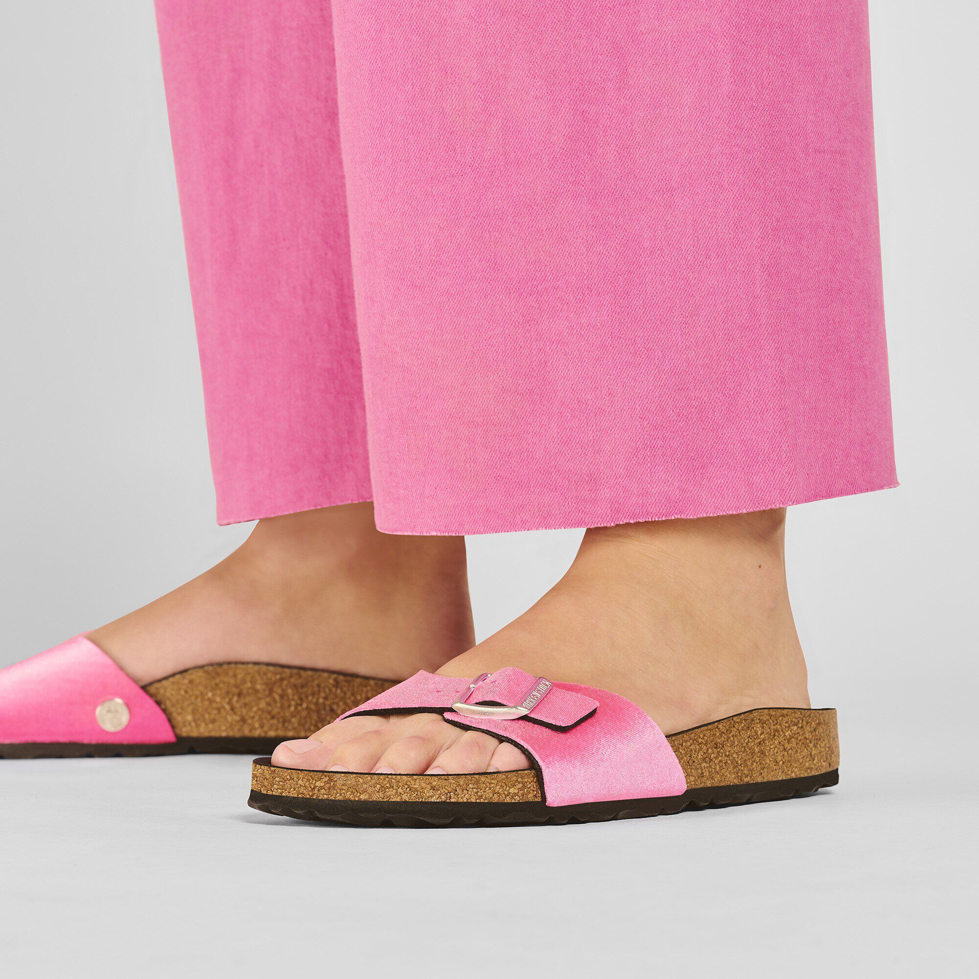 مدريد ريفيت مخمل