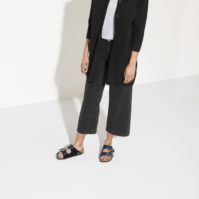 أريزونا إبزيم كبير مخمل أريزونا إبزيم كبير مخمل