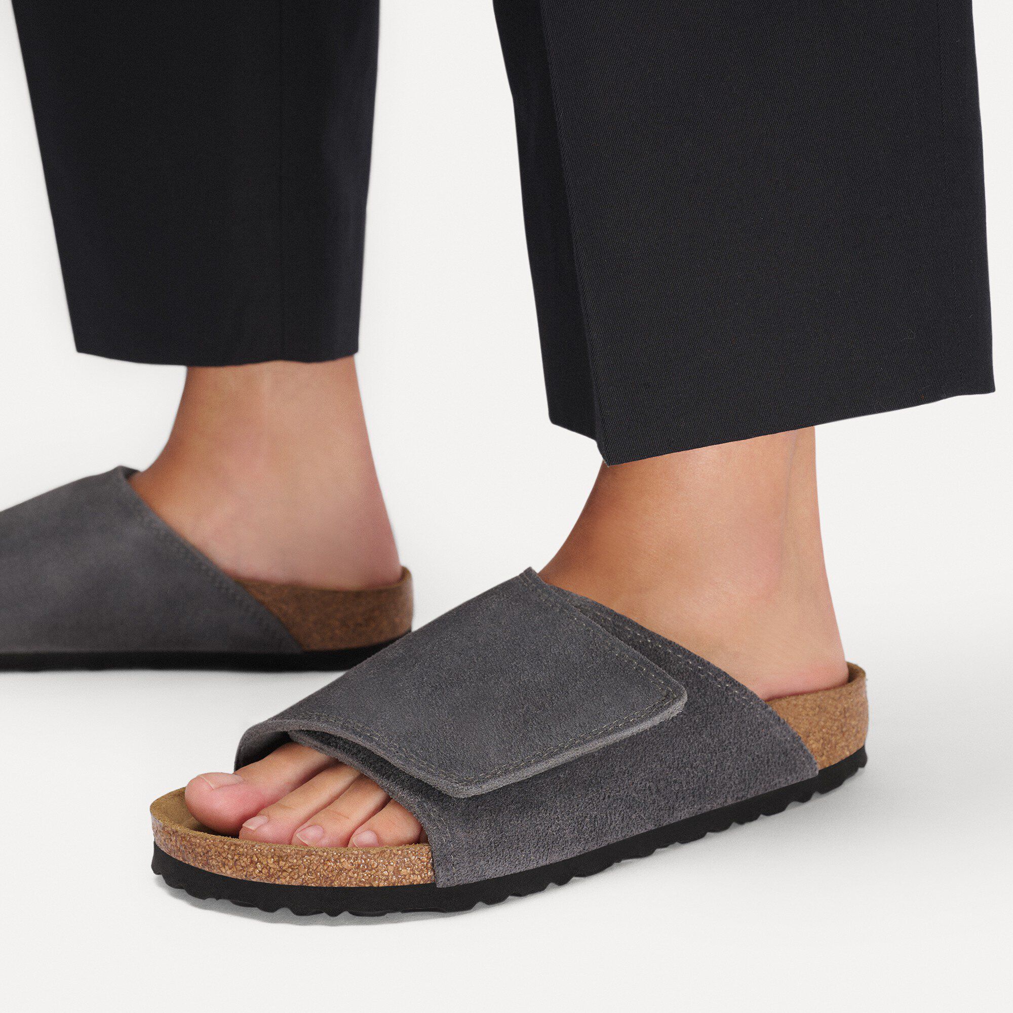 Solana VL Suede Leather Close-up with a female model