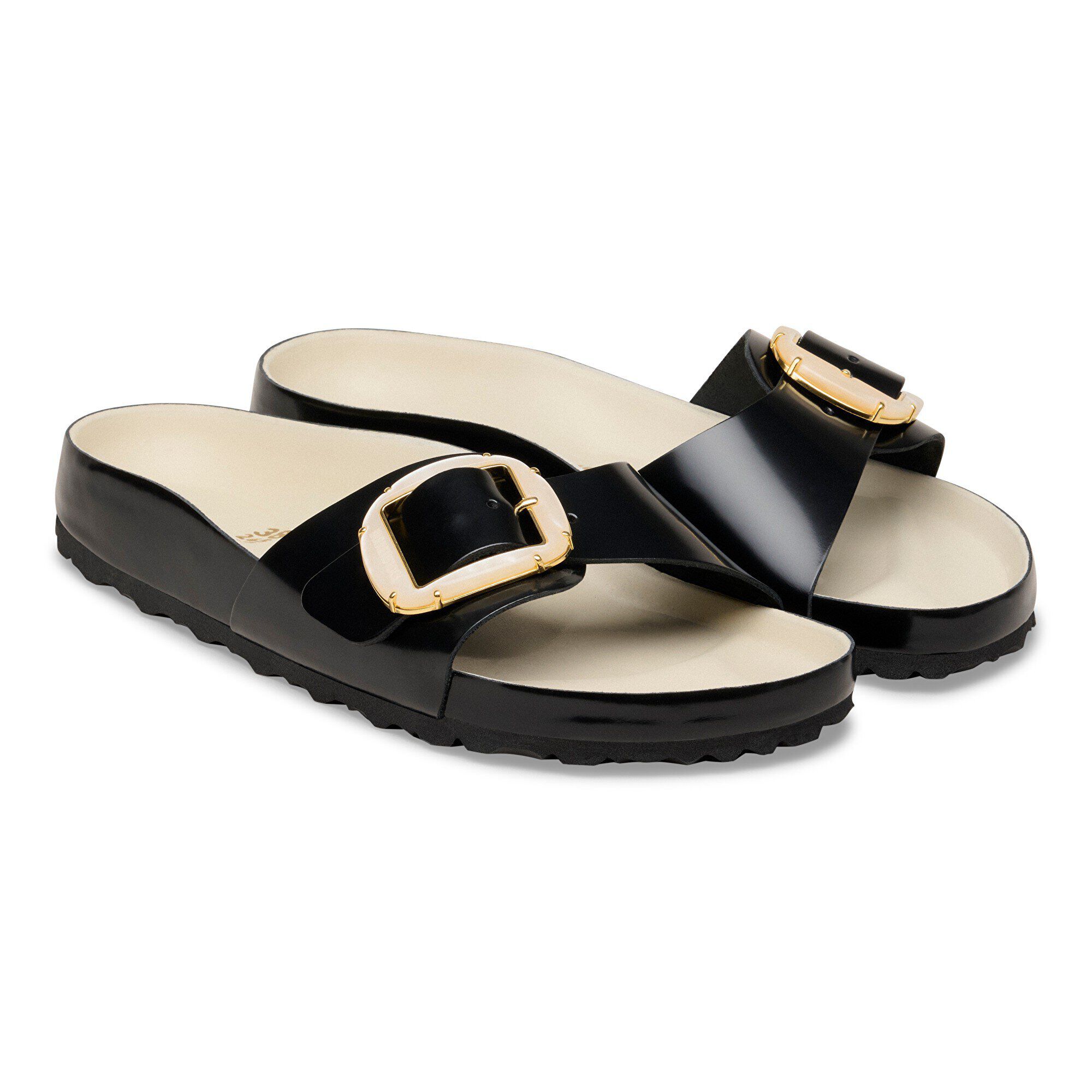 Madrid Big Buckle Pearl جلد طبيعي لامع - shown as a pair