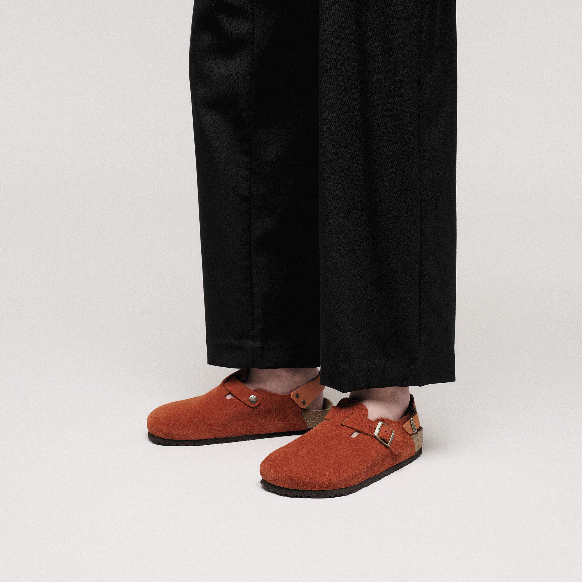 Tokio Suede Leather with a male model