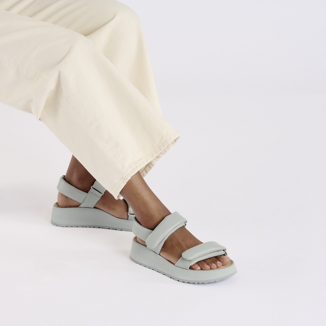 Theda جلد طبيعي Theda جلد طبيعي