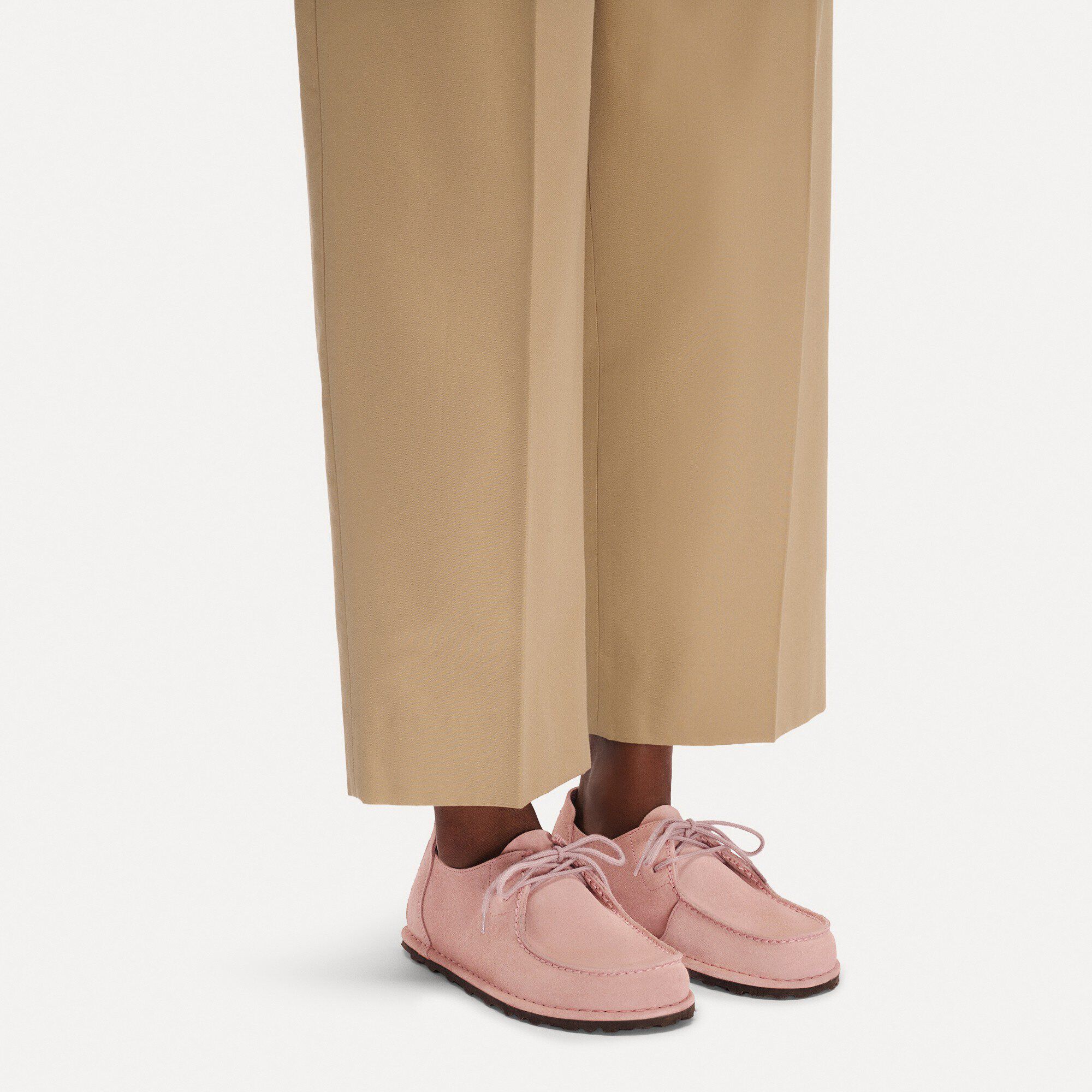 Utti Lace Su&egrave;de with a female model