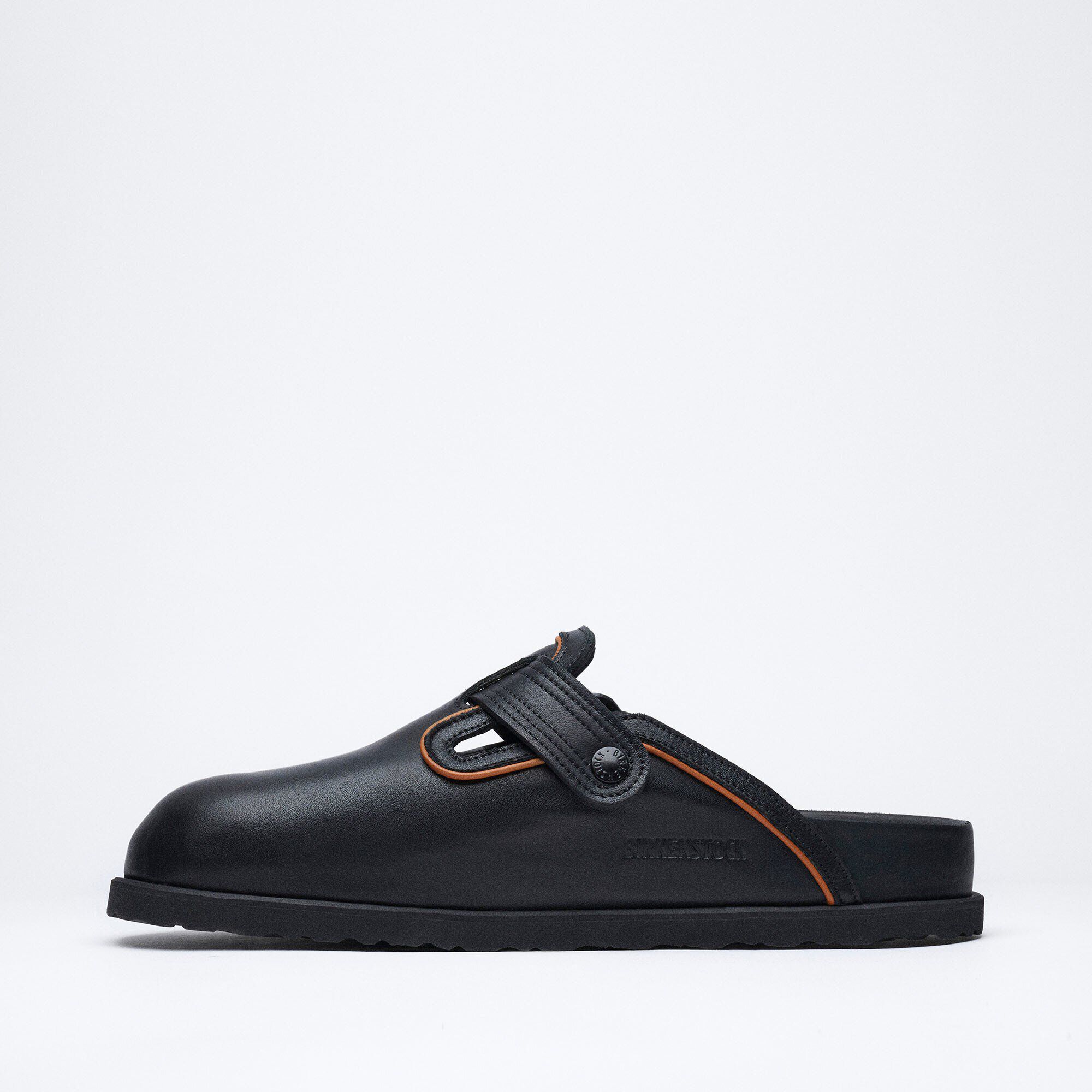 1774 Boston Leather Natural Leather Close-up view showing material detail