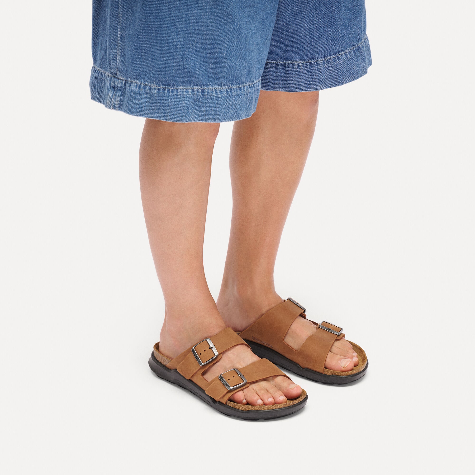 Arizona Crosstown Men Waxy Leather with a male model