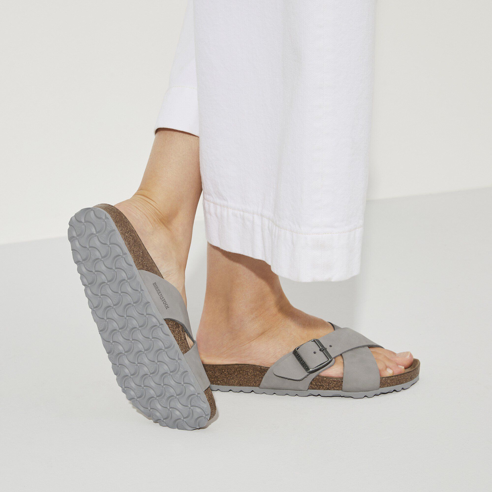 سيينا نعل ناعم جلد النوبوك