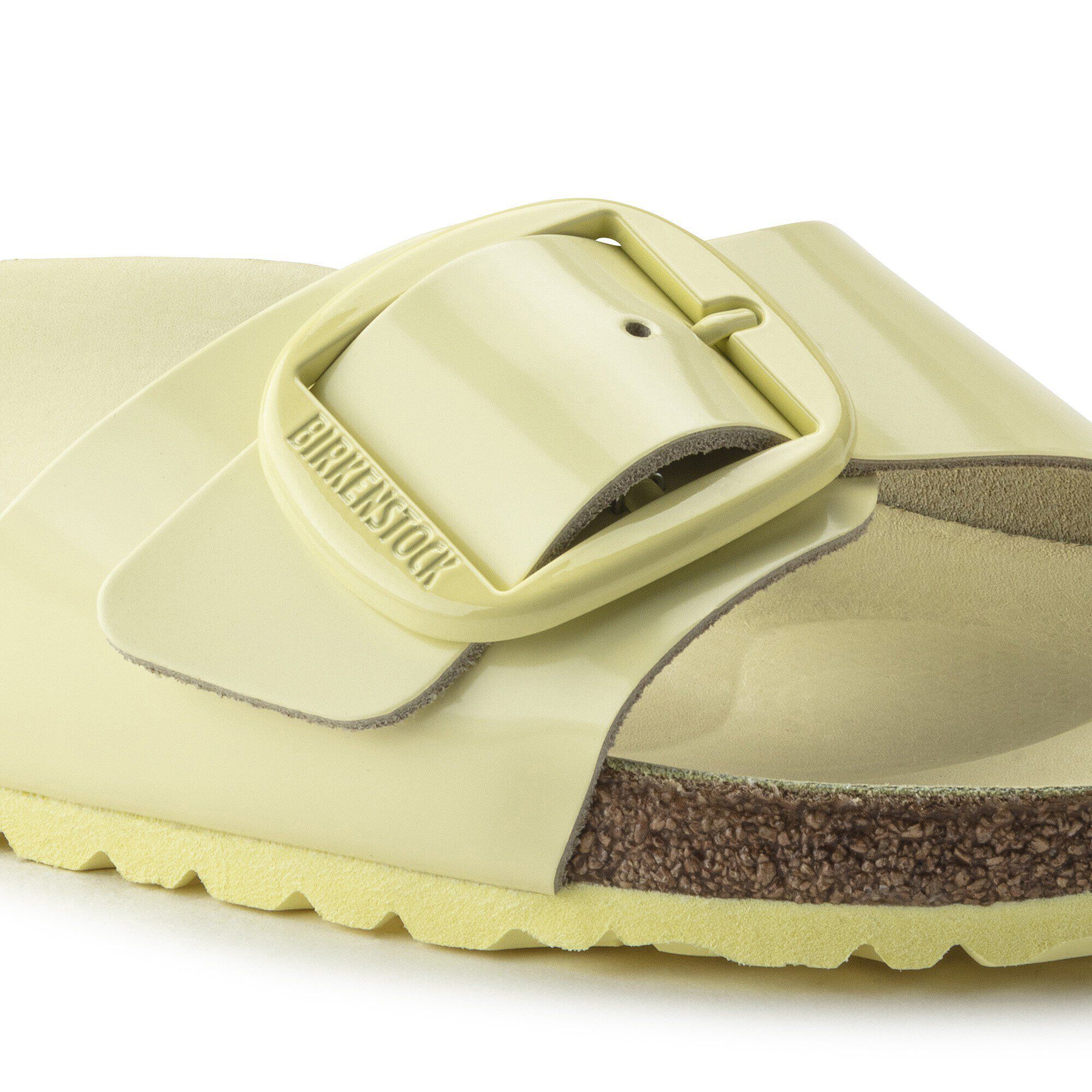 مدريد إبزيم كبير جلد طبيعي لامع