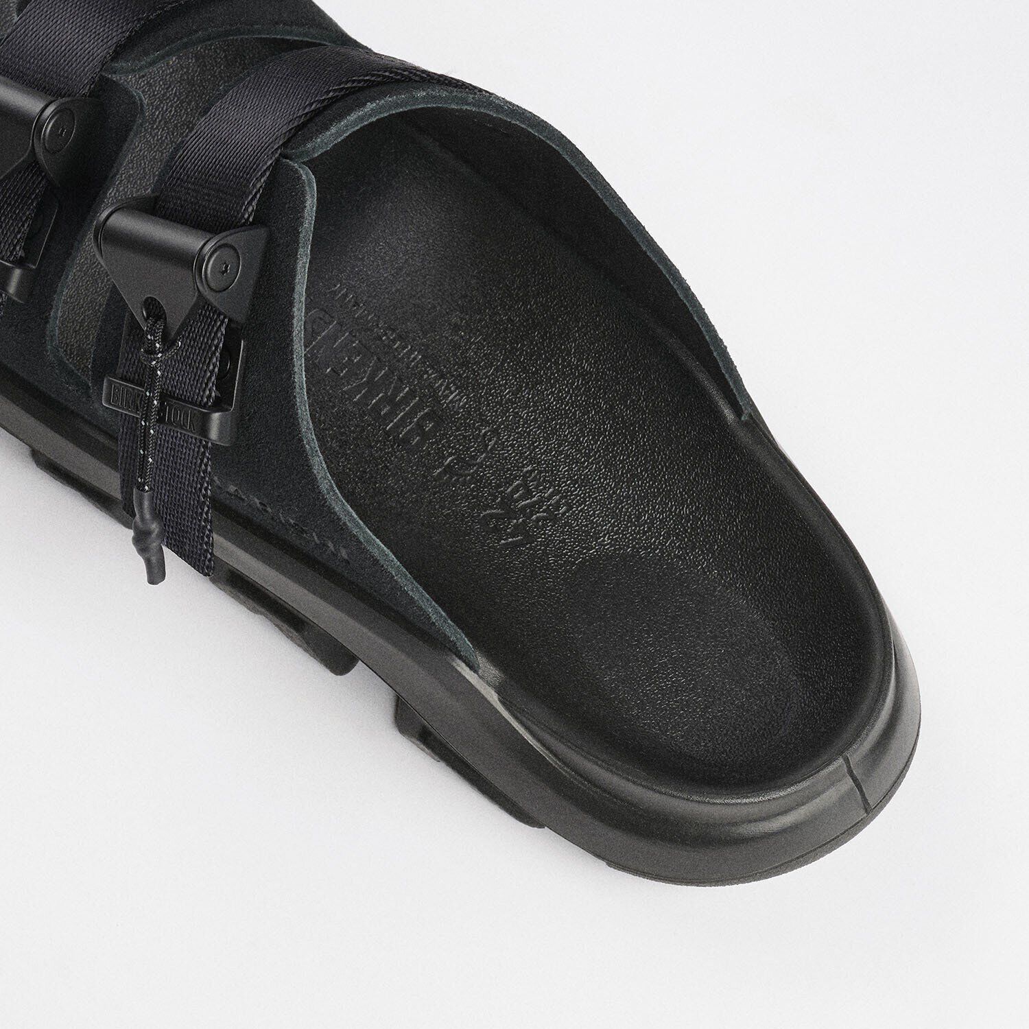 Mogami Terra Tech Nubukleder/Textil Close-up view showing material detail