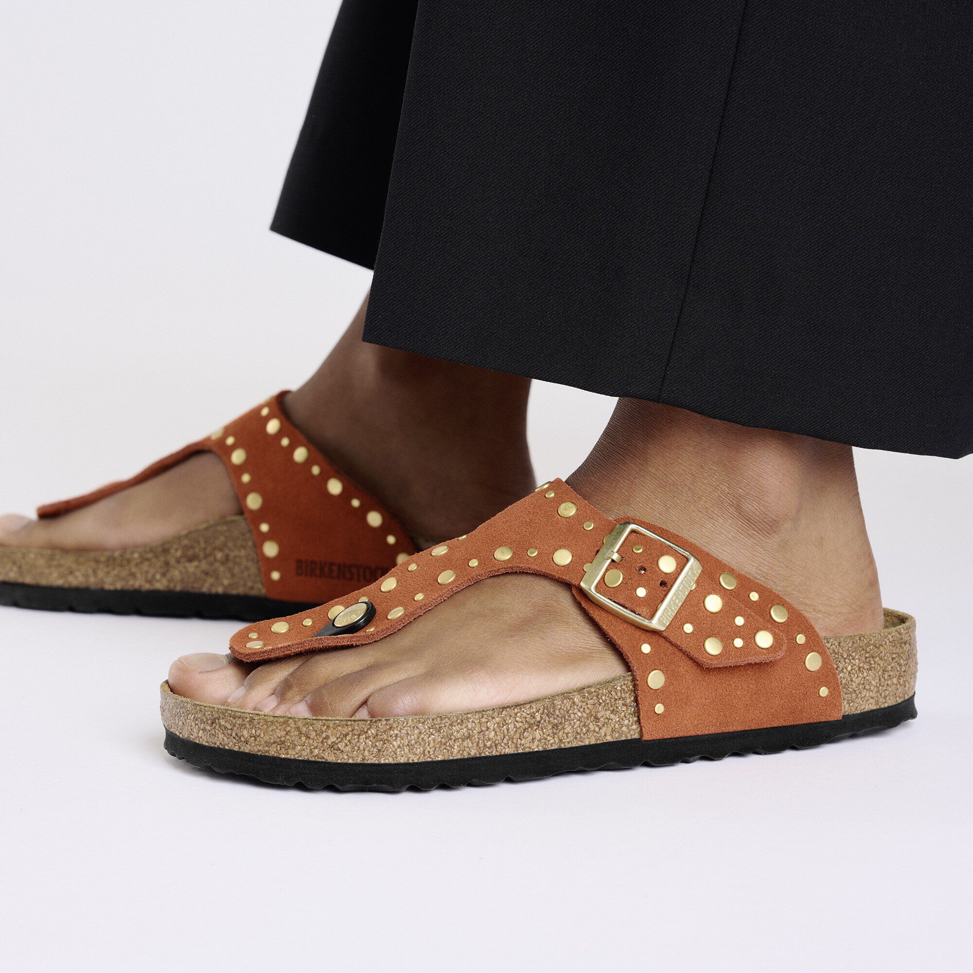 Gizeh Rivet Suede Leather