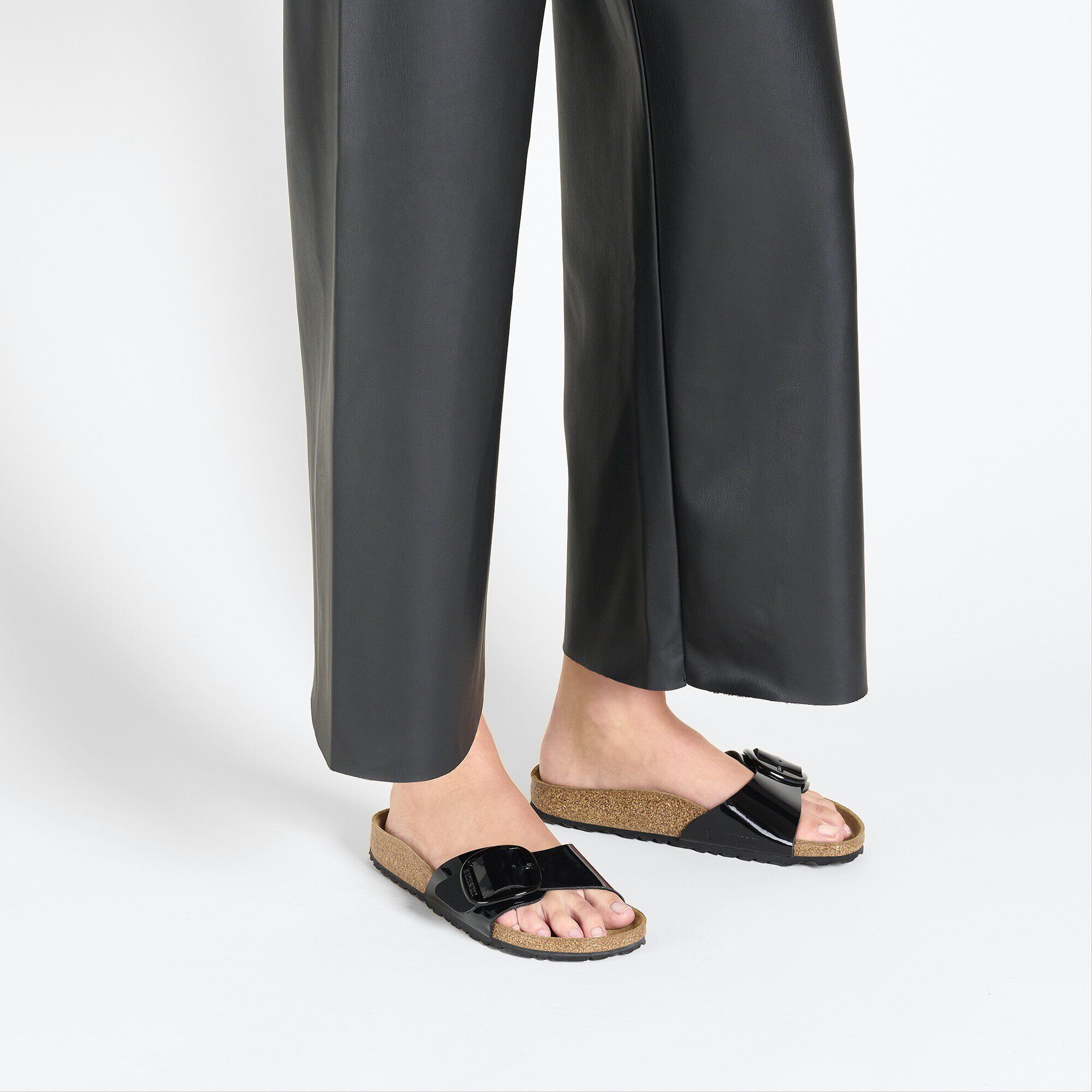 مدريد إبزيم كبير بيركوفلور لامع