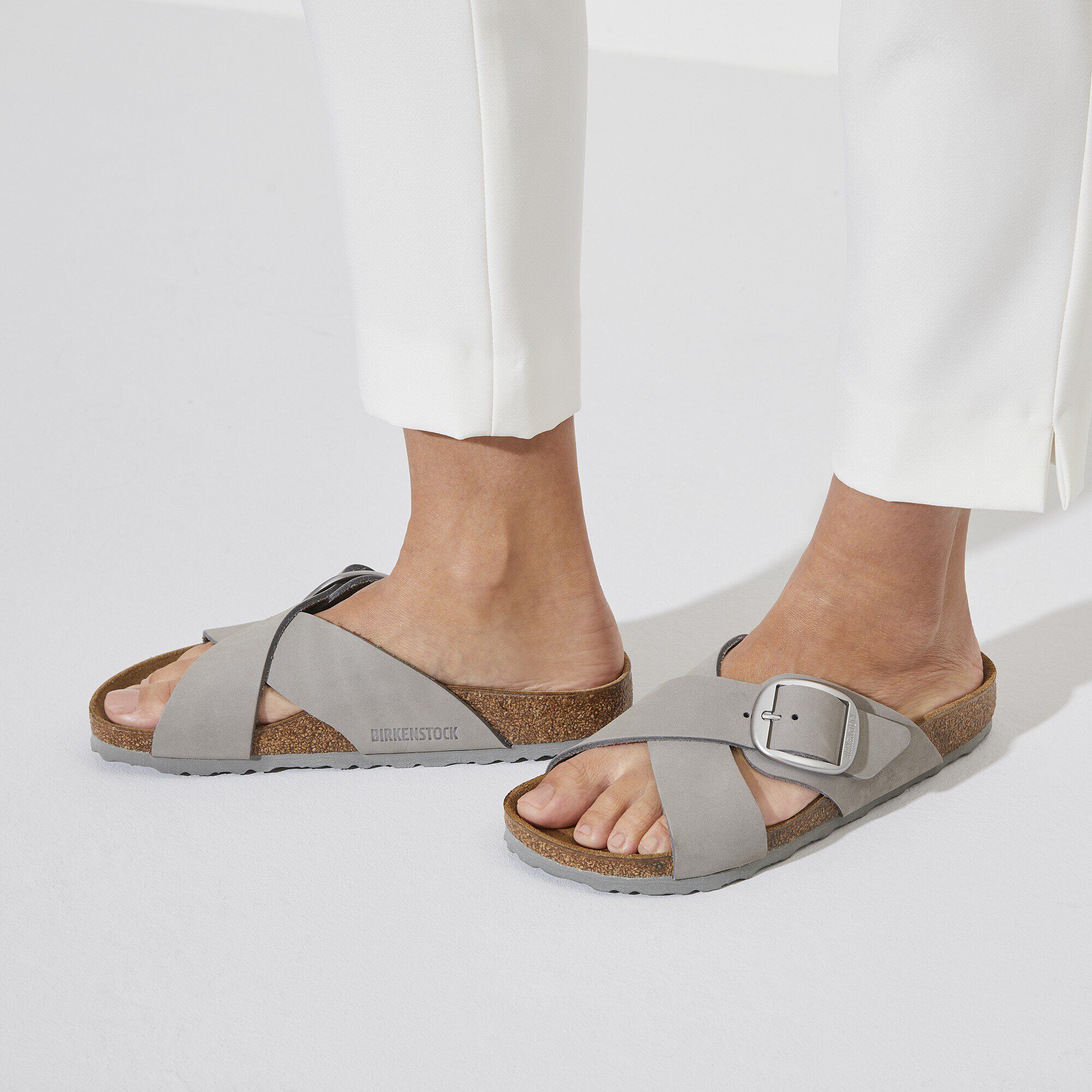 سيينا إبزيم كبير جلد النوبوك