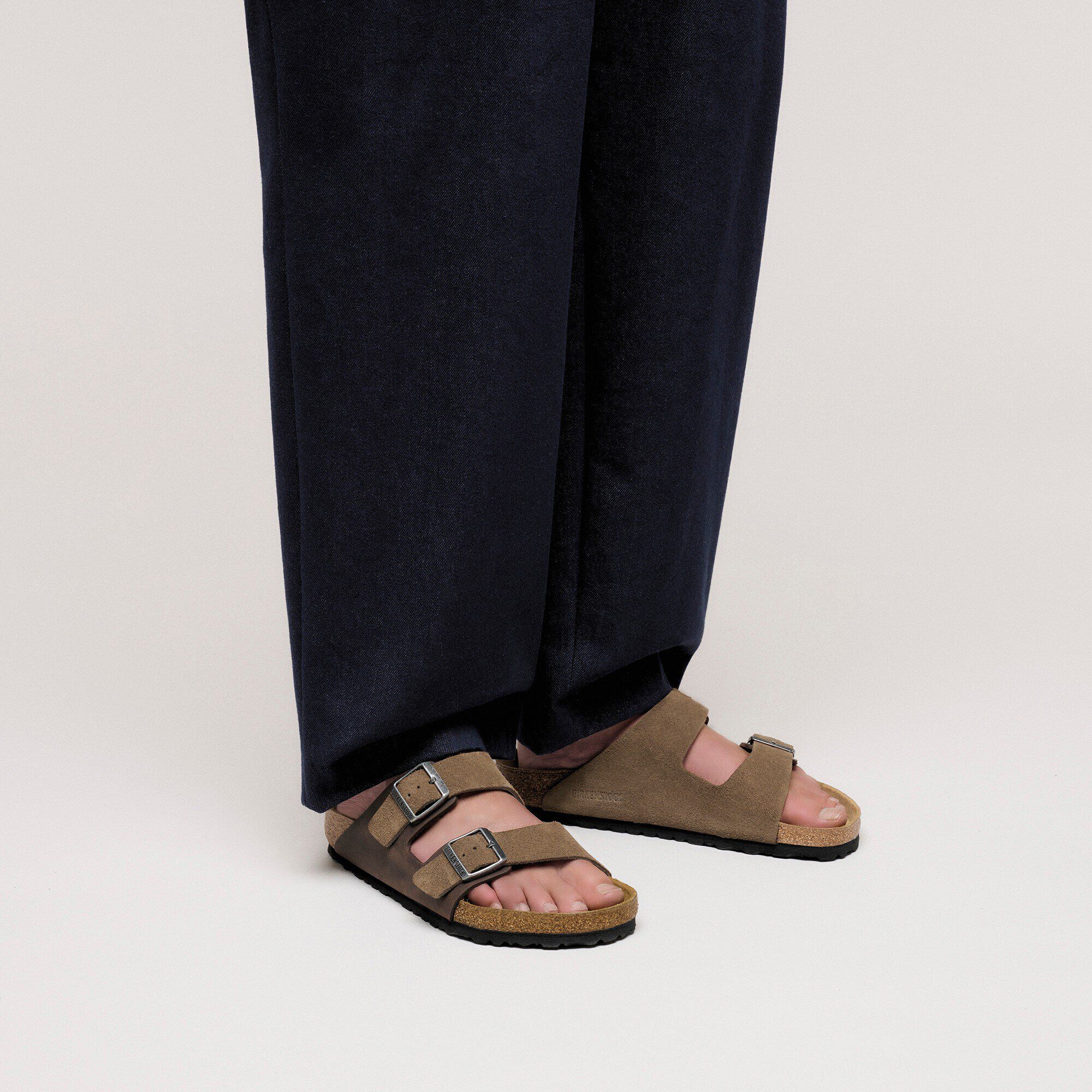 Arizona Mixed Leather with a male model