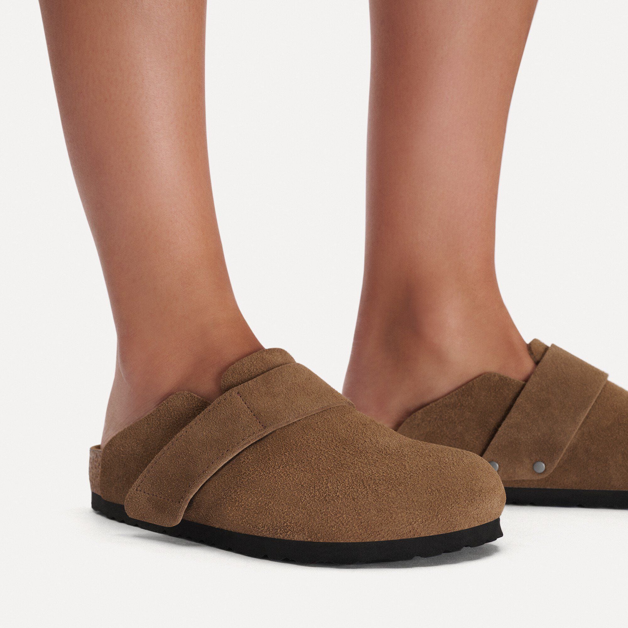 Loma Suede Leather Close-up with a female model