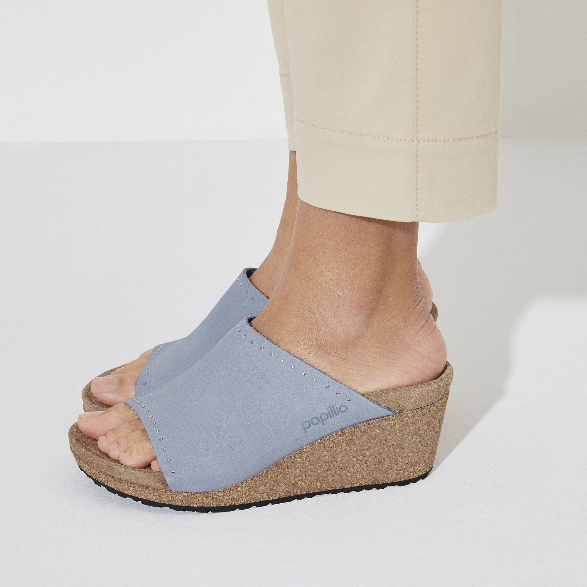 ناميكا ريفيتس بمسامير جلد النوبوك